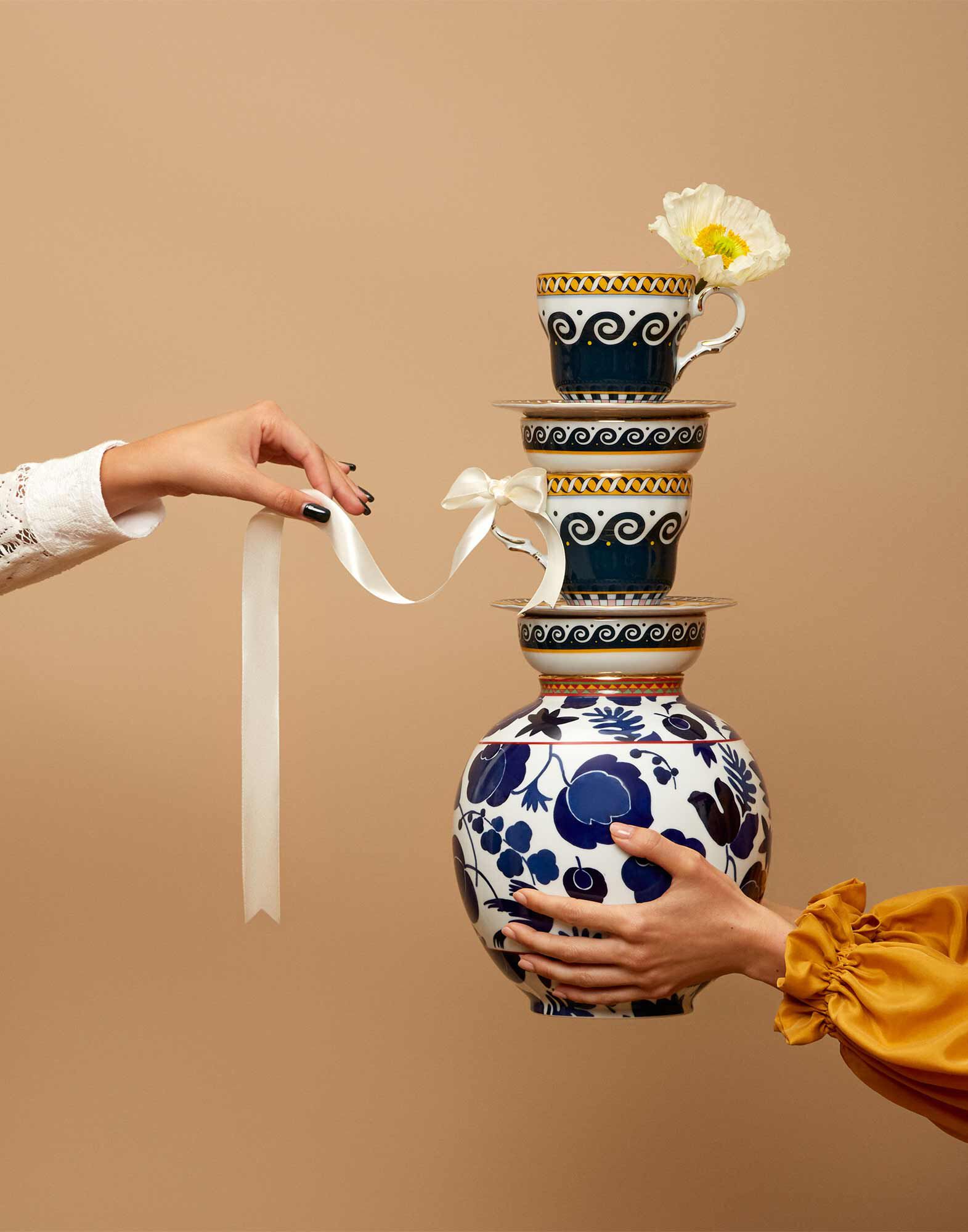 La DoubleJ Big Mama Cup And Saucer Odysseus DIS0066CER001ODY0001