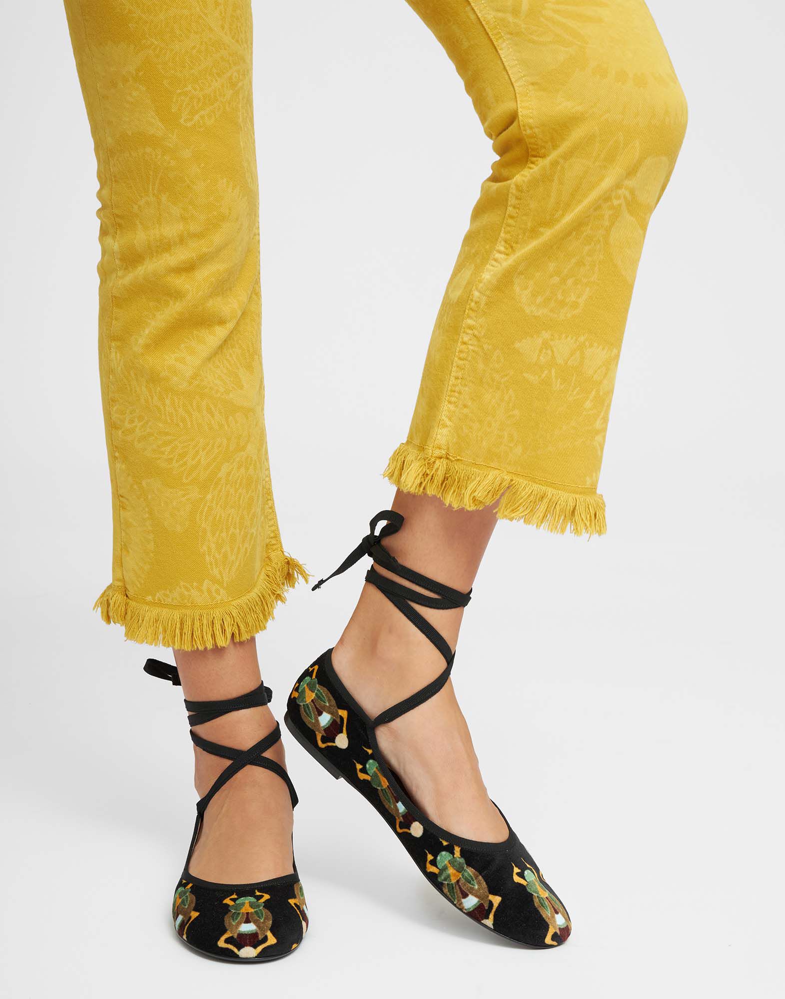 La DoubleJ Winter Ballerina Flats Scarab Black SHO0090VEL001SCA01BL01