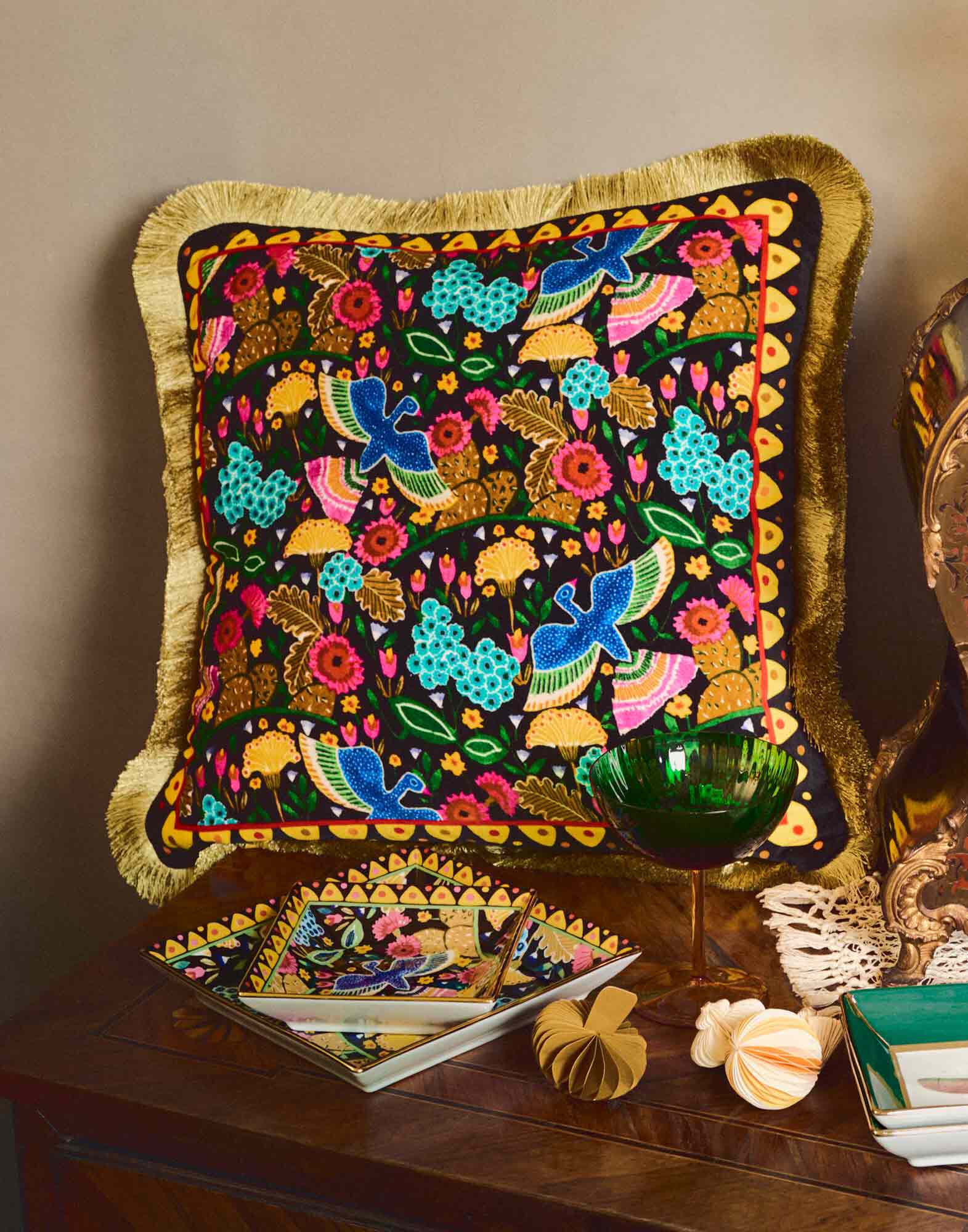 La DoubleJ Velvet Cushion Colombo Black CUS0012COT060COL06BL01