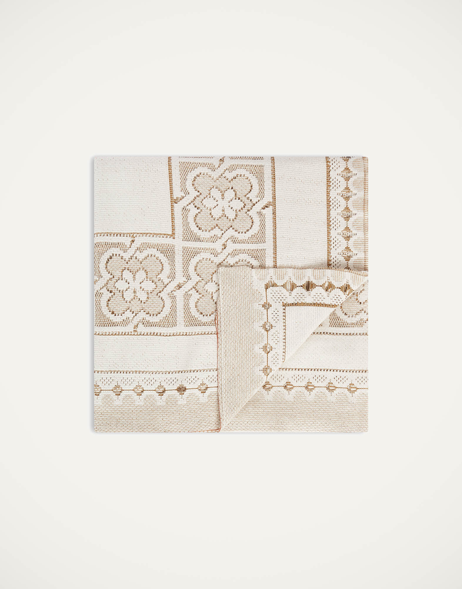 La DoubleJ Lacey Medium Tablecloth Solid White Smoke TBC0014EMB065SOLIDWH02