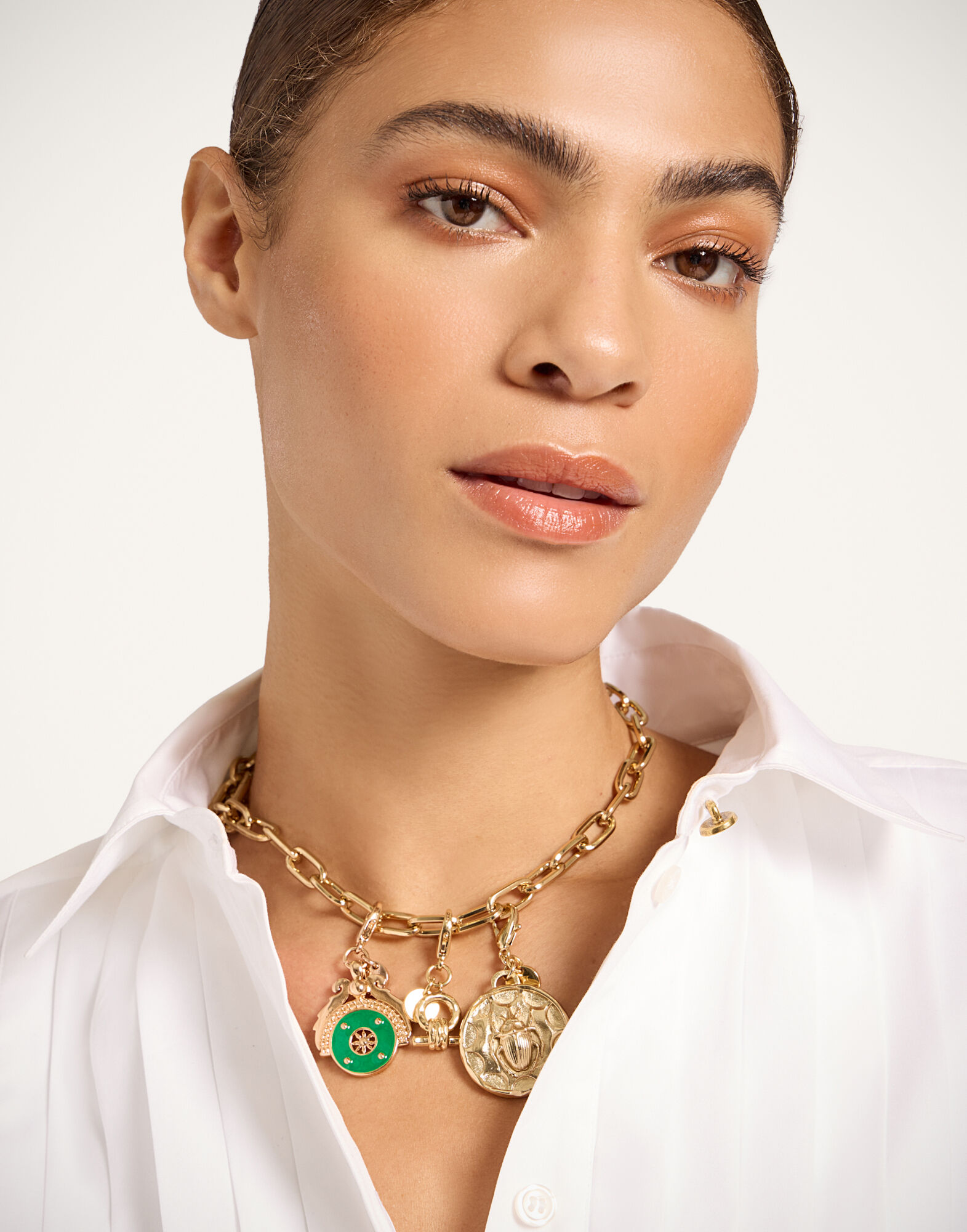 La DoubleJ Medallion Charm 24k Gold Plate & Green Enamel CHM0009BRA003SOLIDGR02