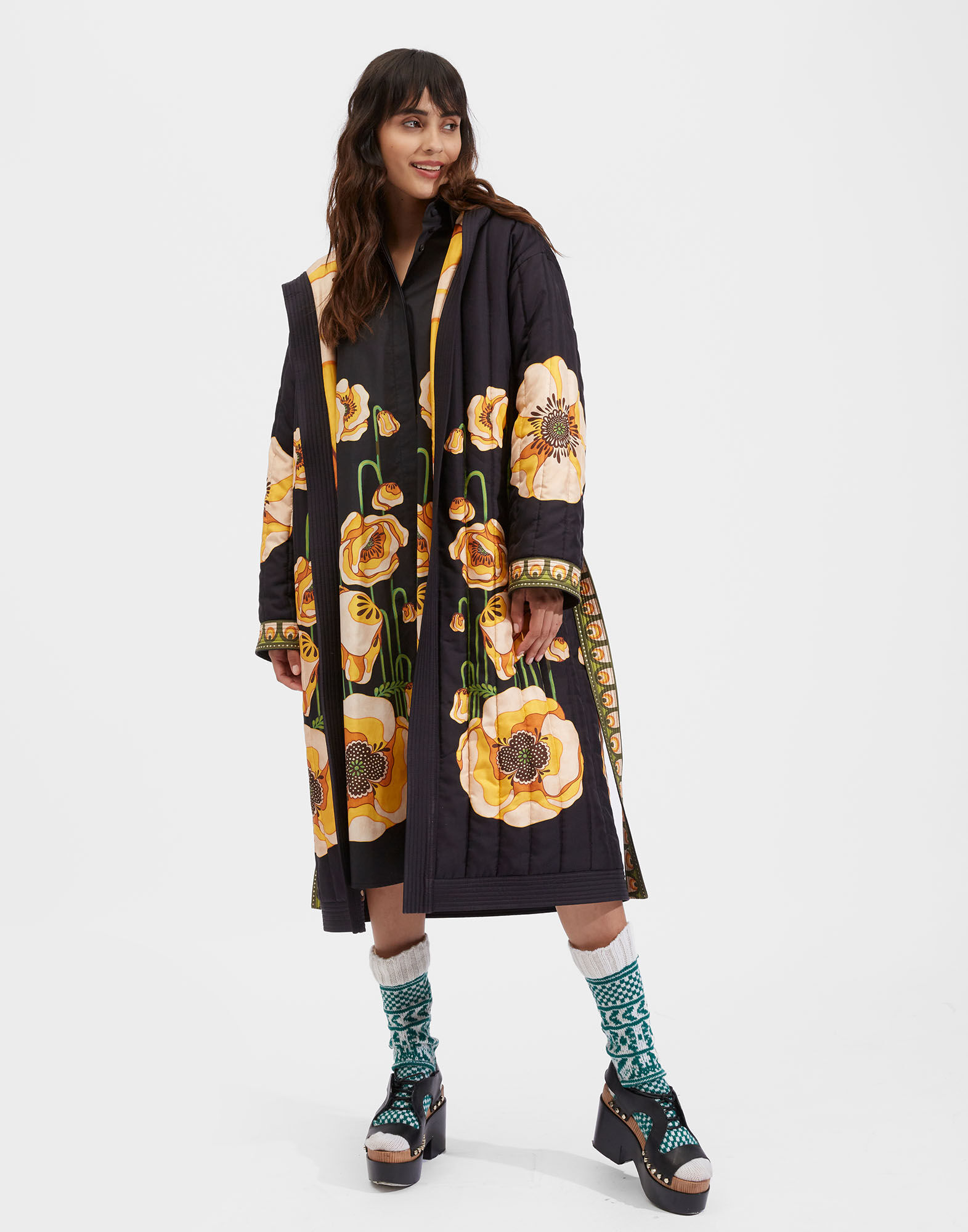 La DoubleJ Reversible Puffer Robe Poppies Black Plac&eacute;e JAC0052SIL006PPP0002