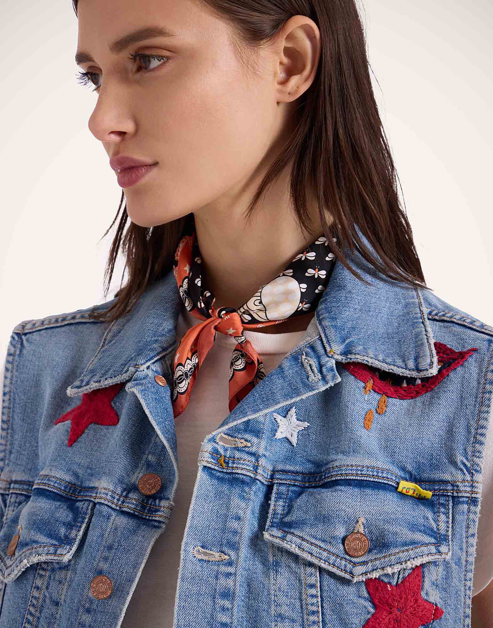 La DoubleJ The Clean Armhole Drifter Vest Star Of The Show Blue JAC0139DEN011STA03BU03