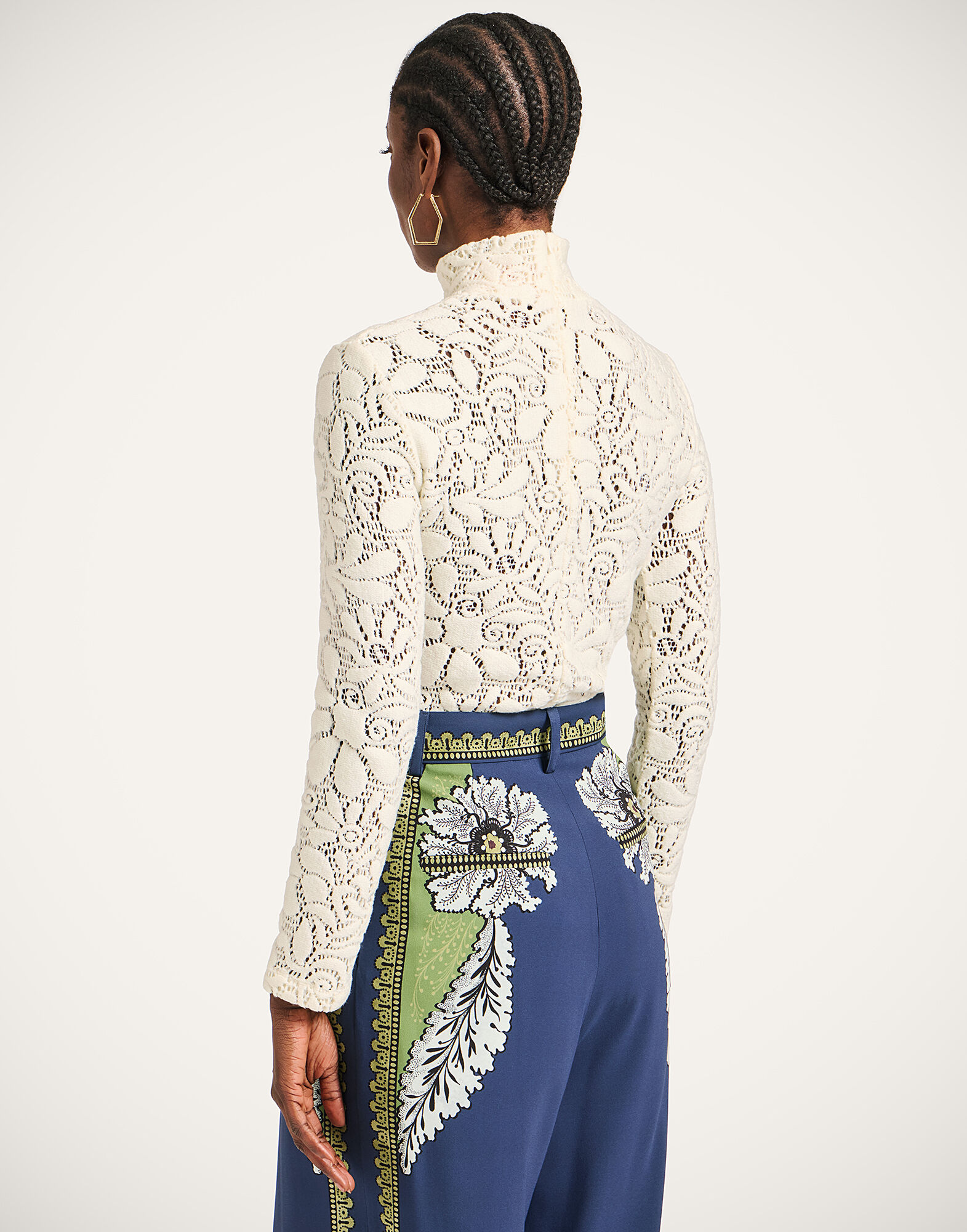 La DoubleJ Lacey Turtleneck Solid Off White TOP0171LAC003SOLIDWH05