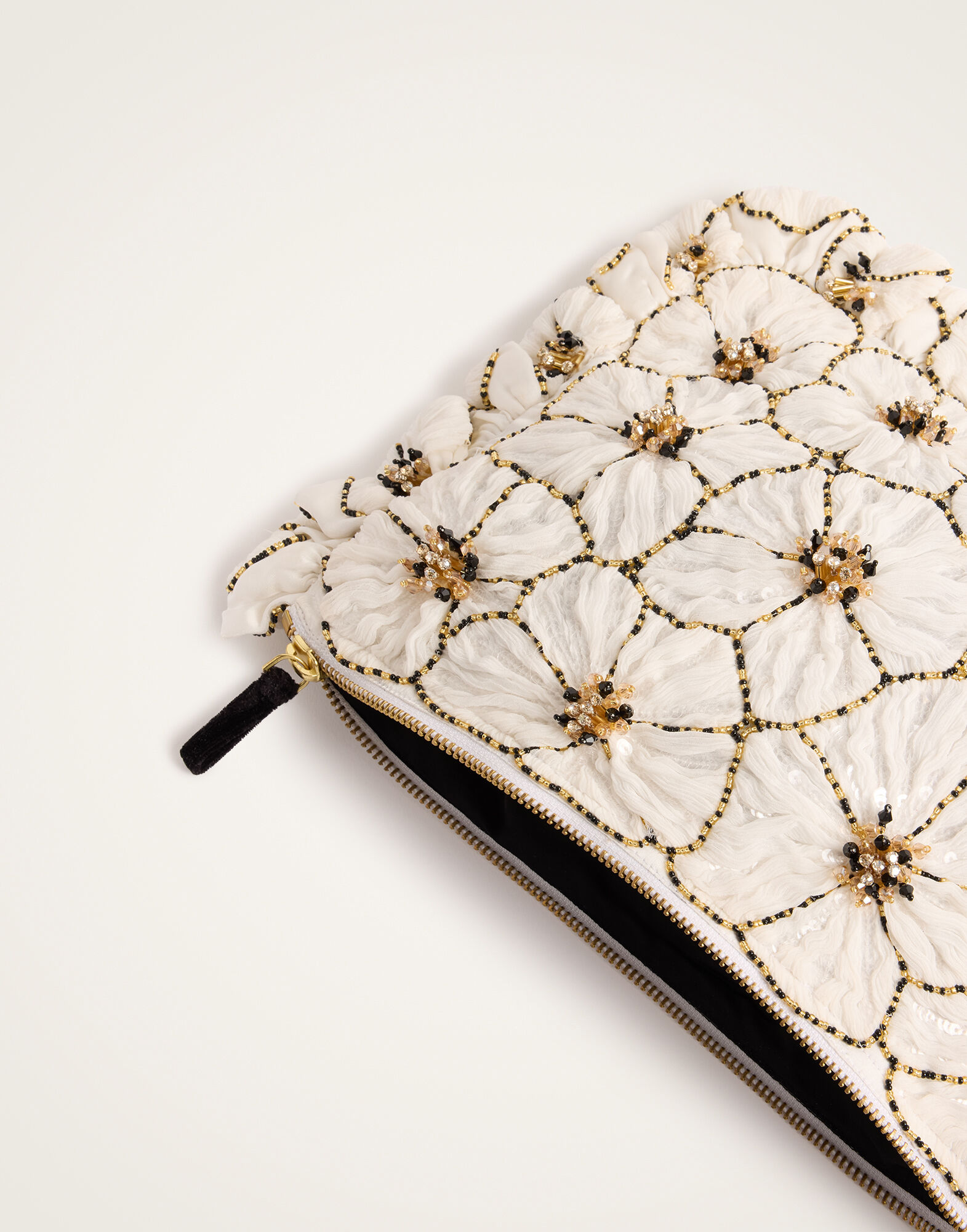 La DoubleJ Hand Pochette Solid White BAG0081EMB123CAM01WH03