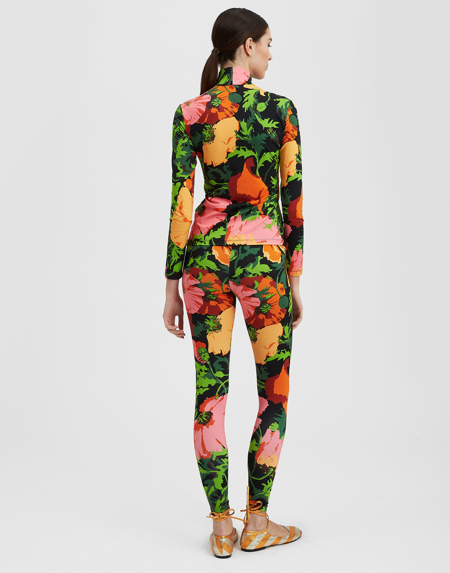 La DoubleJ Turtleneck Wonderland Black SHI0030JER005WON01BL01