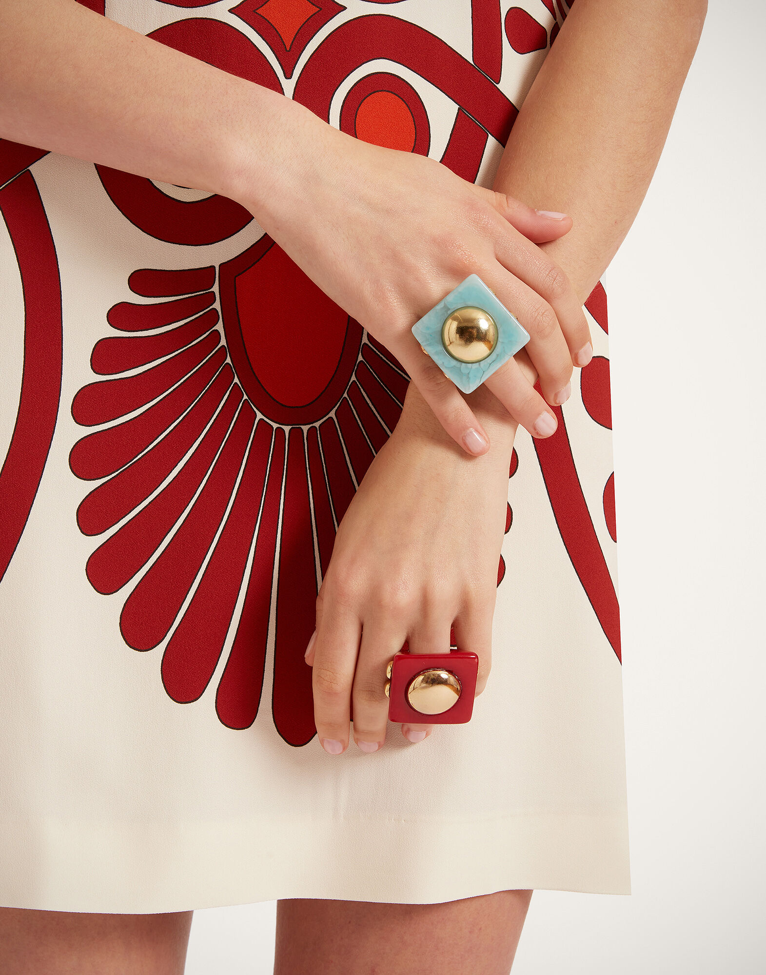 La DoubleJ Stretch Tunic Medallion Plac&eacute;e Cream DRE0758VIS011MED01WH03