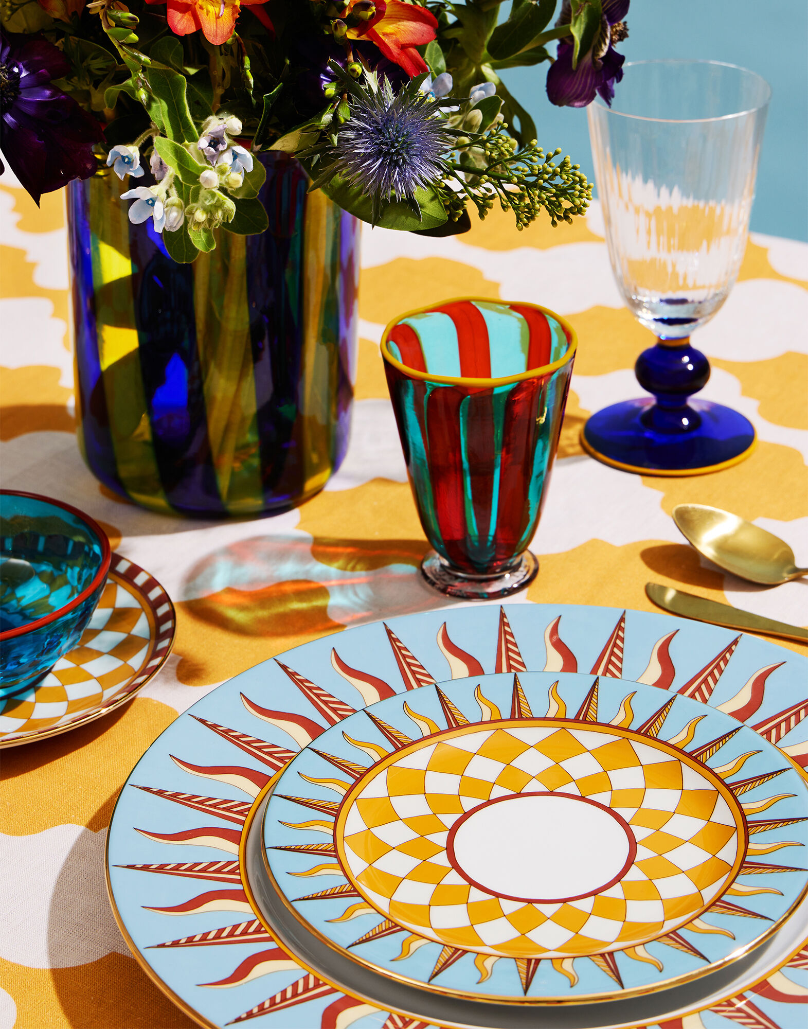 La DoubleJ Charger Plate Ra Sky Blue CHA0001CER001RAA01BU10