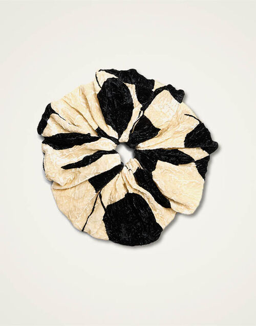 La DoubleJ Giga Scrunchie Lunaria Light Pink SCR0003VEL016RIA01PI02