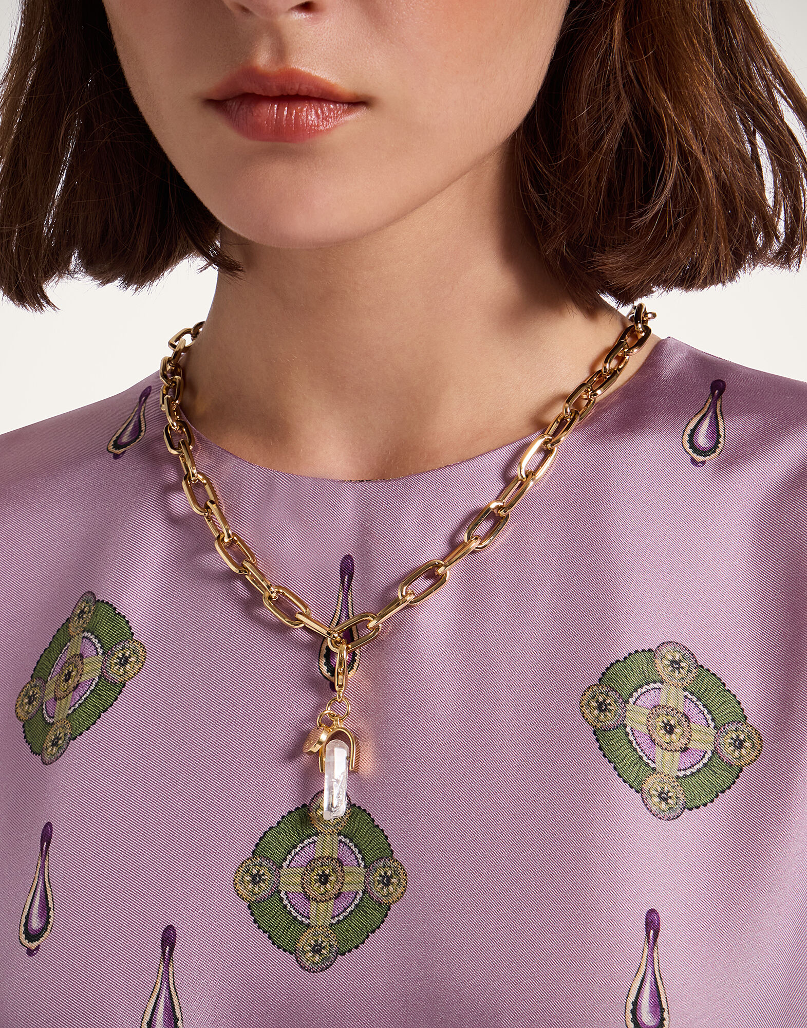 La DoubleJ Mini Pillar Charm 24k Gold Plate & Clear Quartz CHM0018BRA003ROC01YE05