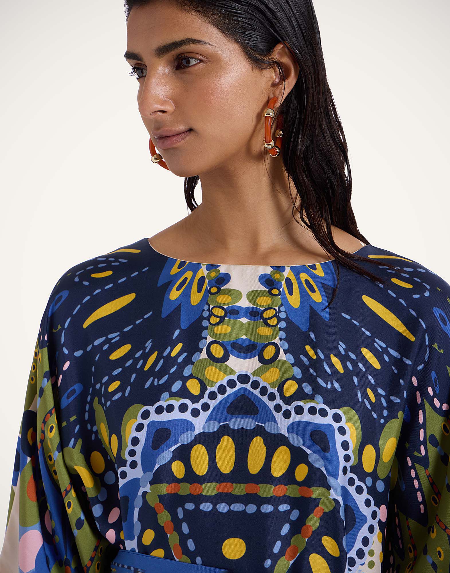 La DoubleJ Square Kaftan Chakra Plac&eacute;e Multicolor DRE0872SIL006CHA05MU01