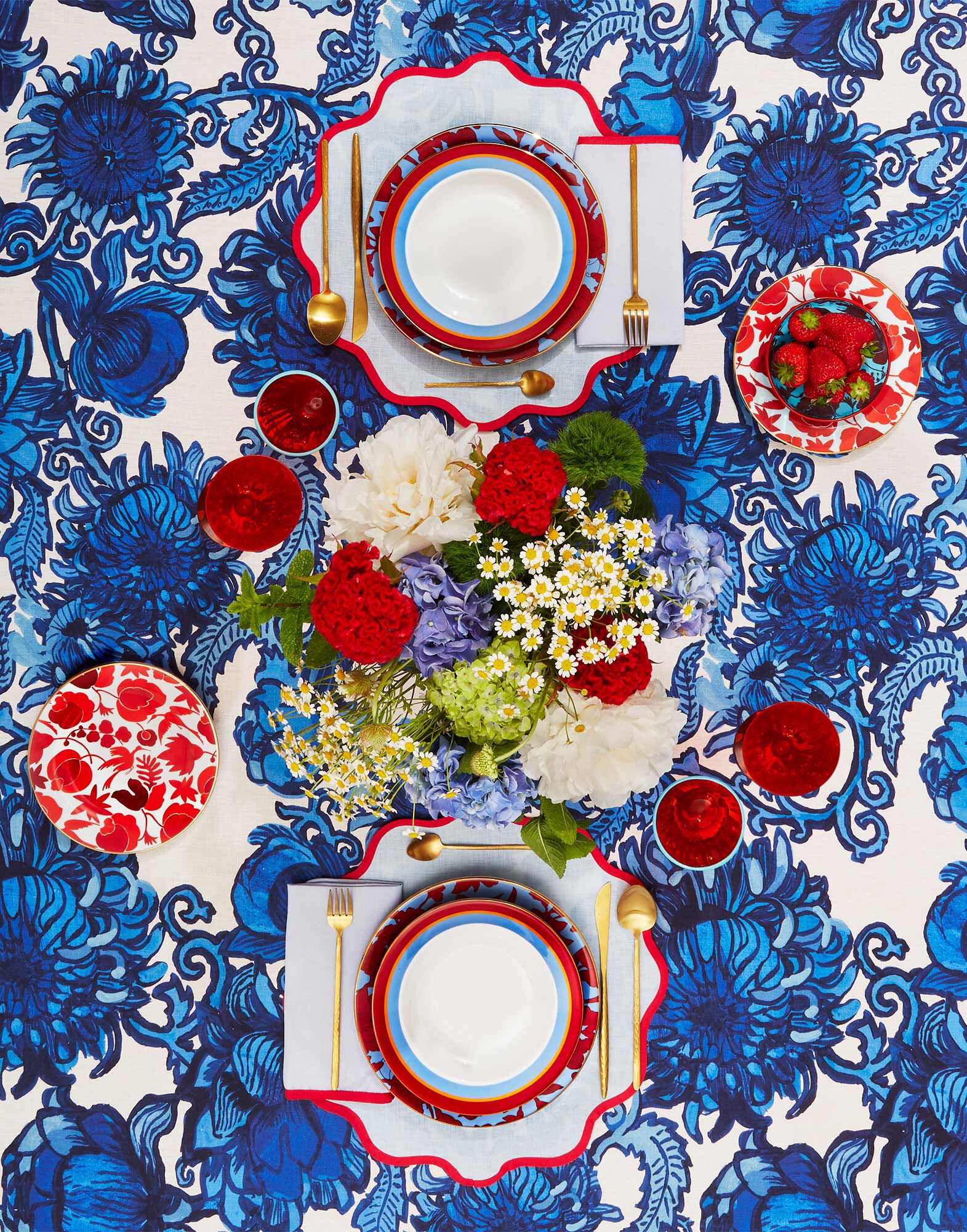 La DoubleJ Soup And Dinner Plates Set Roman Holiday Vino DIS0064CER001RHY0001