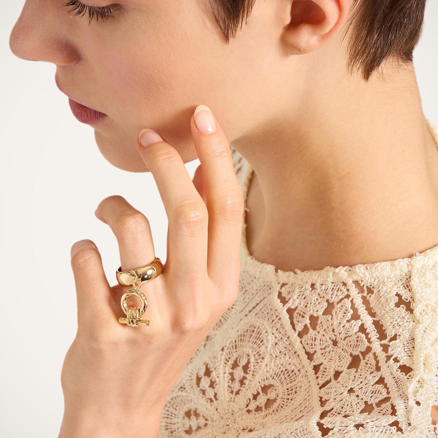 La Double J Shen Loop Ring