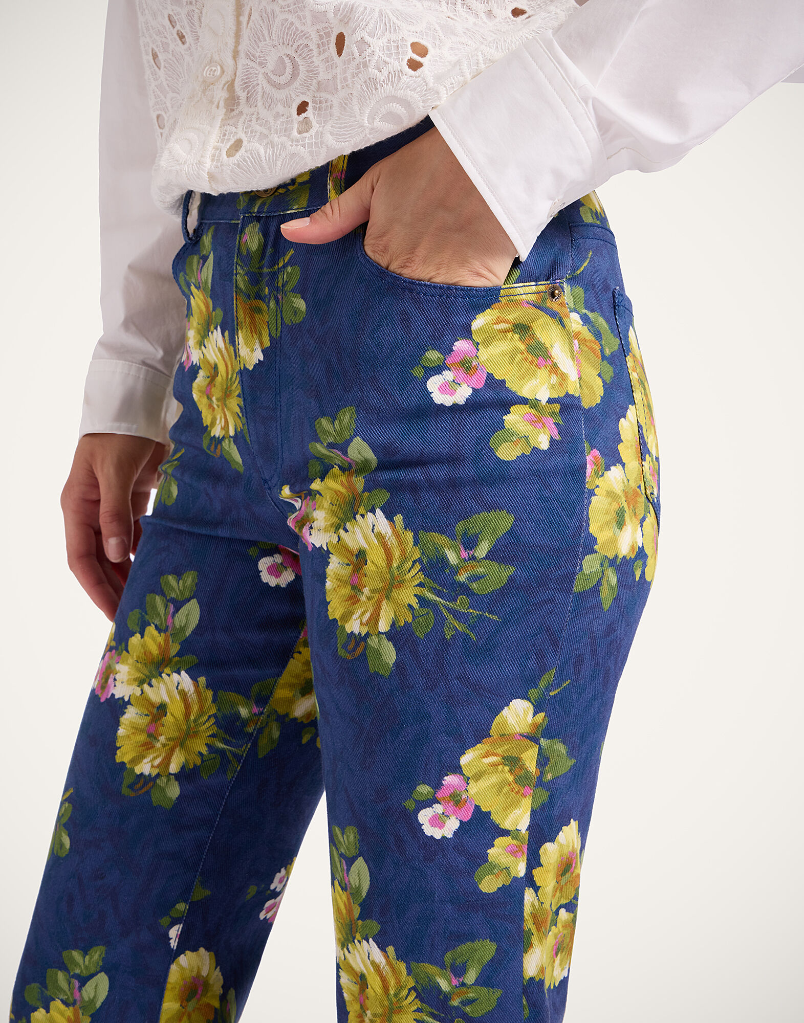 La DoubleJ The Cropped Flare Jean Riptide Midnight Blue TRO0158COT063RIP01BU04