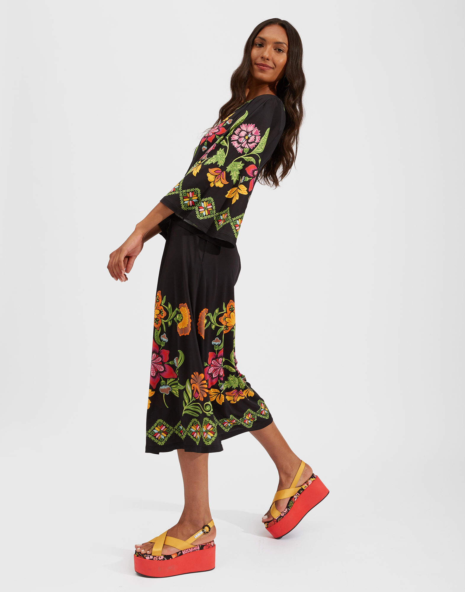 La DoubleJ Sorella Dress Folk Flowers Nero Plac&eacute;e DRE0233JER022FFL0004