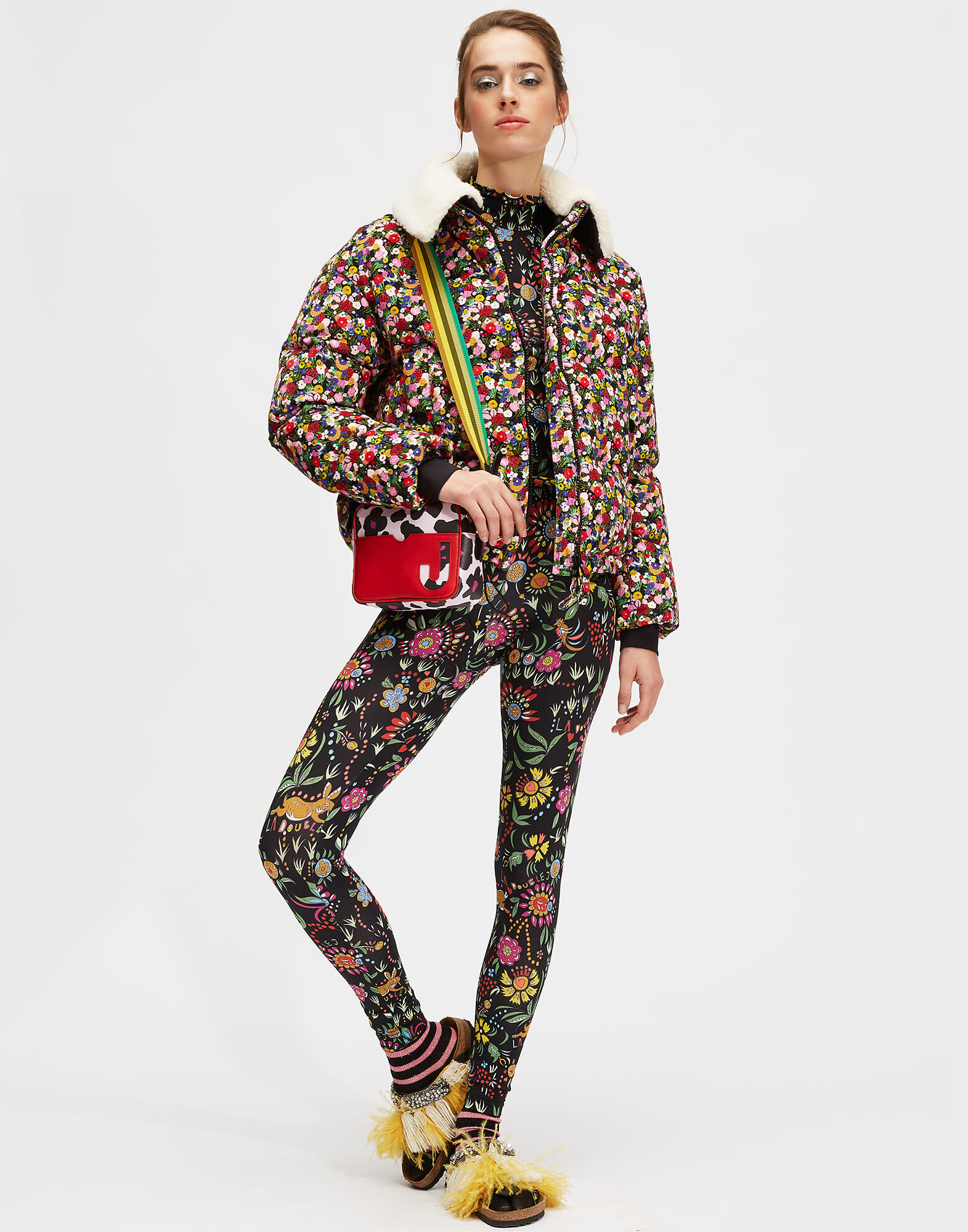 La DoubleJ Turtleneck Babe SHI0030JER005BAB0001