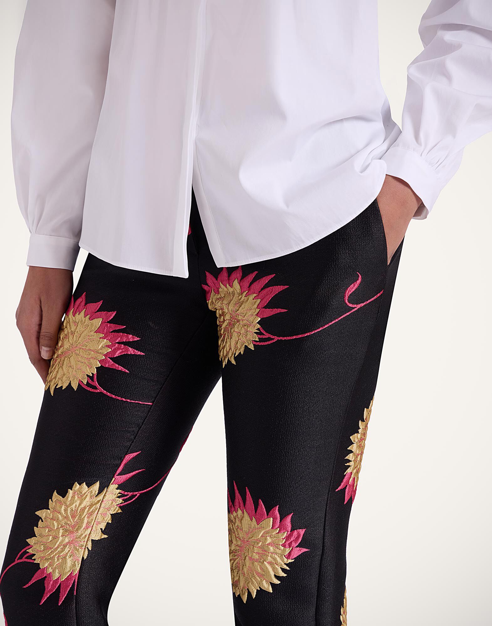 La DoubleJ 24/7 Pants Derby Black TRO0069JCQ108DER02BL01