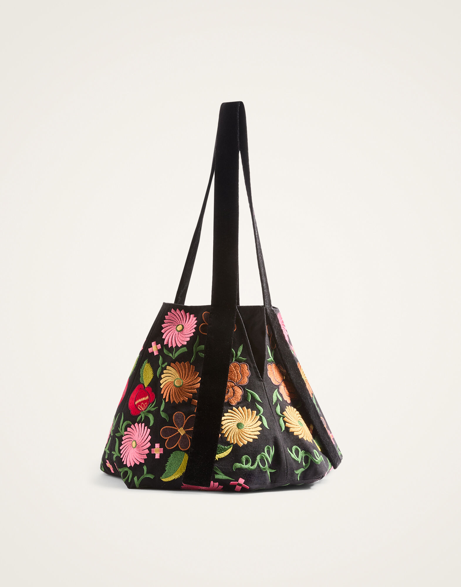 La DoubleJ Soft Bag Crossflower Black BAG0099EMB174CRO01BL01