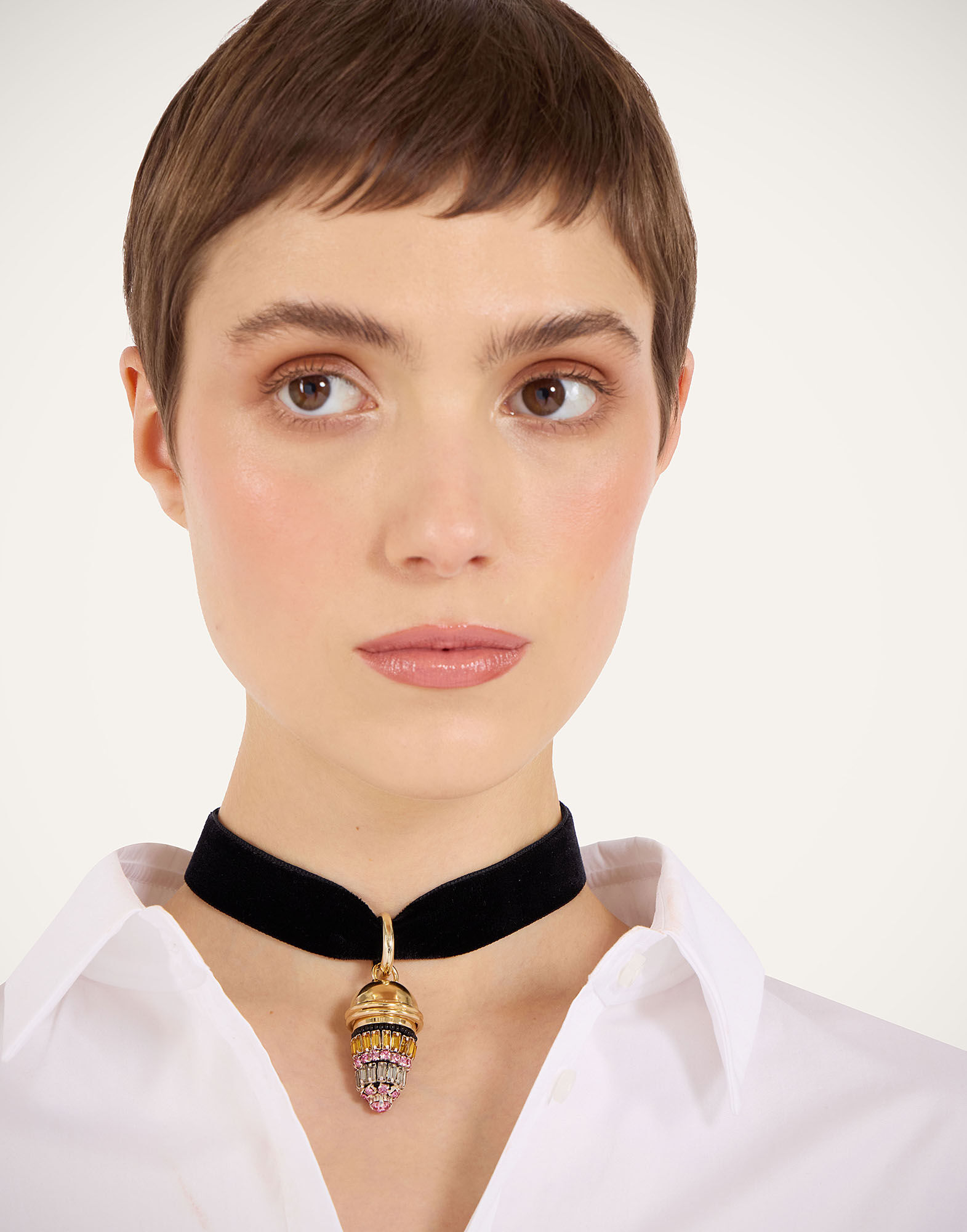 La DoubleJ Lantern Necklace 24K Gold Plate & Crystal Embroidery NEC0048BRA004SOLIDPI01