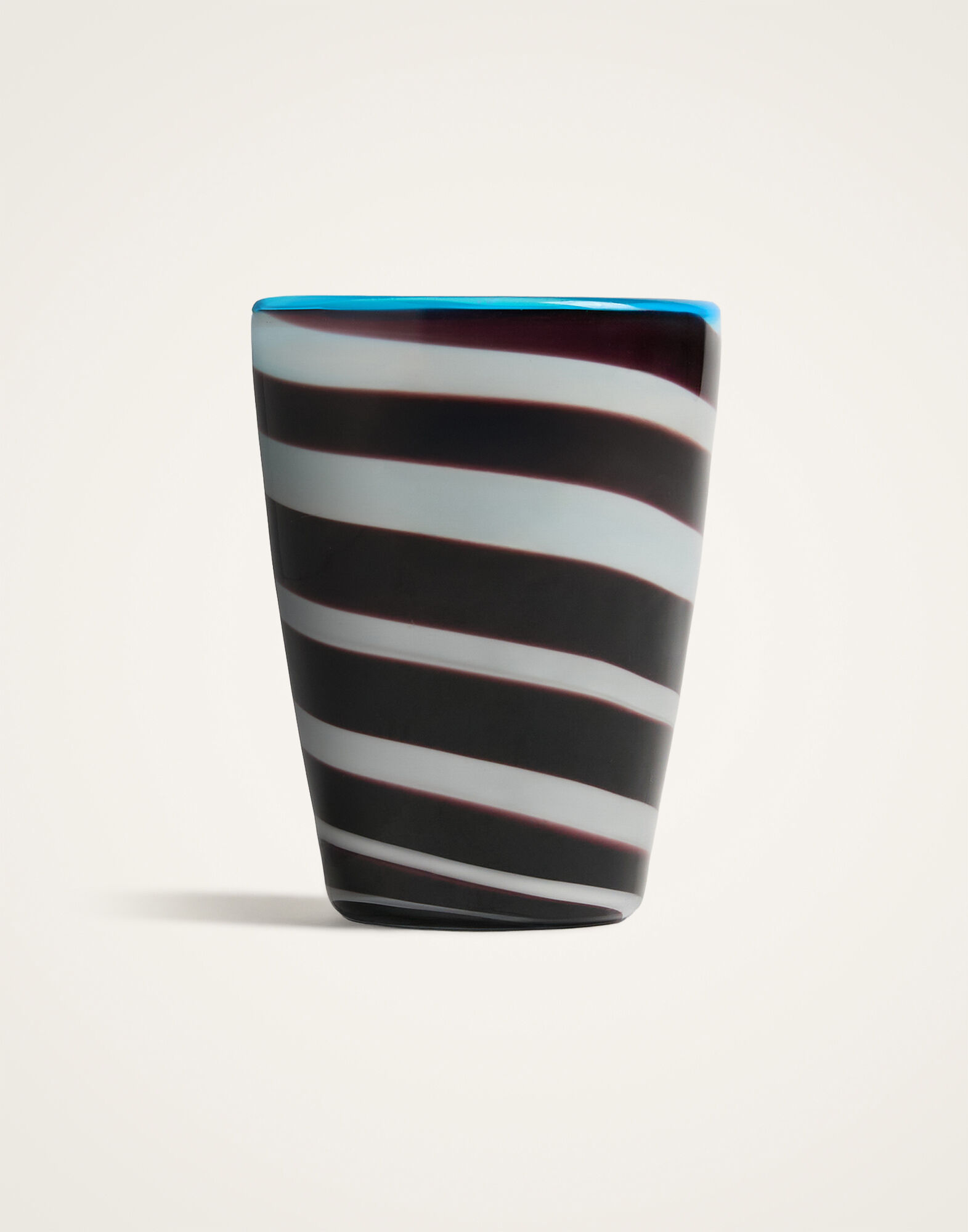 La DoubleJ Handmade Glass Candle Fantastic Creatures Black CAN0017GLS001FCR01BL01