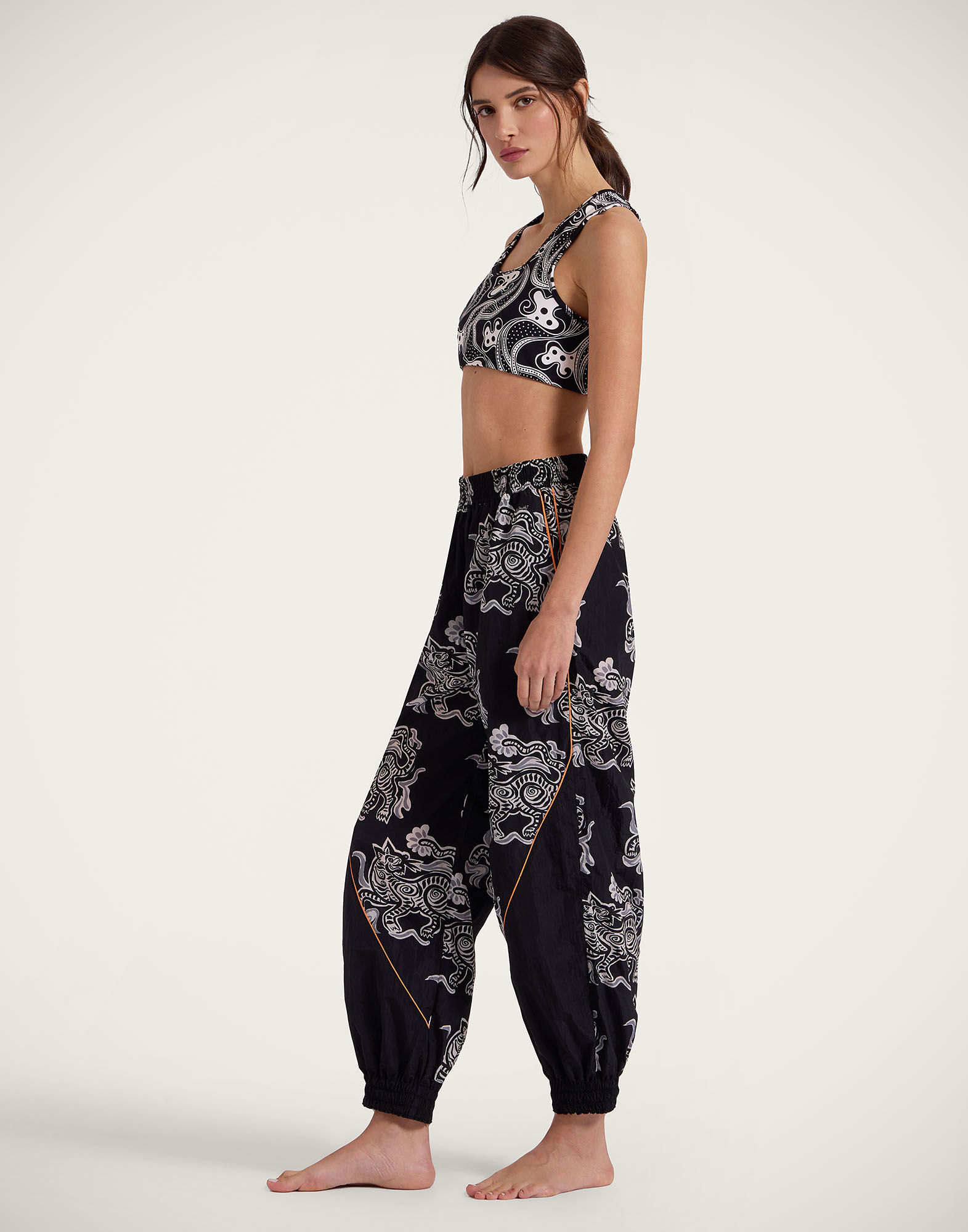 La DoubleJ Court Pants Crazy Tigers Black & White TRO0145NYL011TIG01BL03