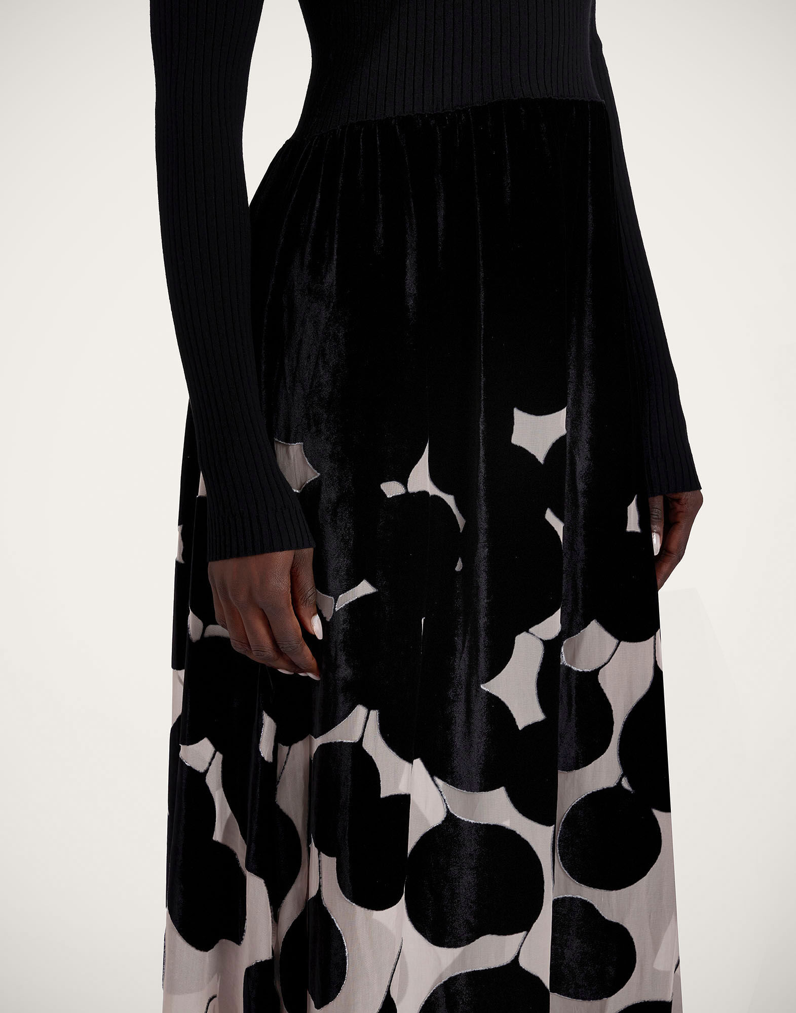 La DoubleJ Lunaria Knit Dress Lunaria Black DRE0829KNI131VA303BL01