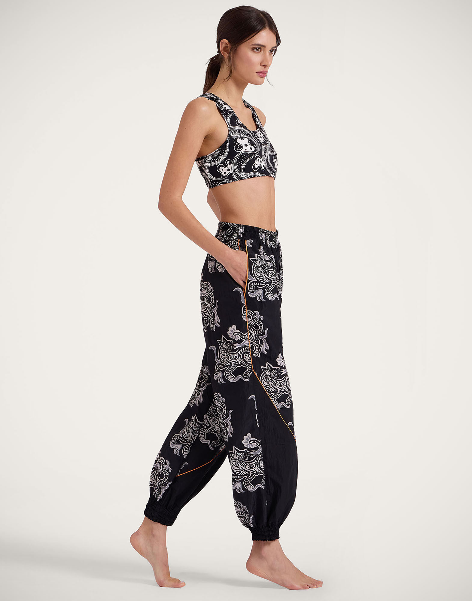 La DoubleJ Magica Bra Aperol Black & White TOP0142JER049APE01BL03