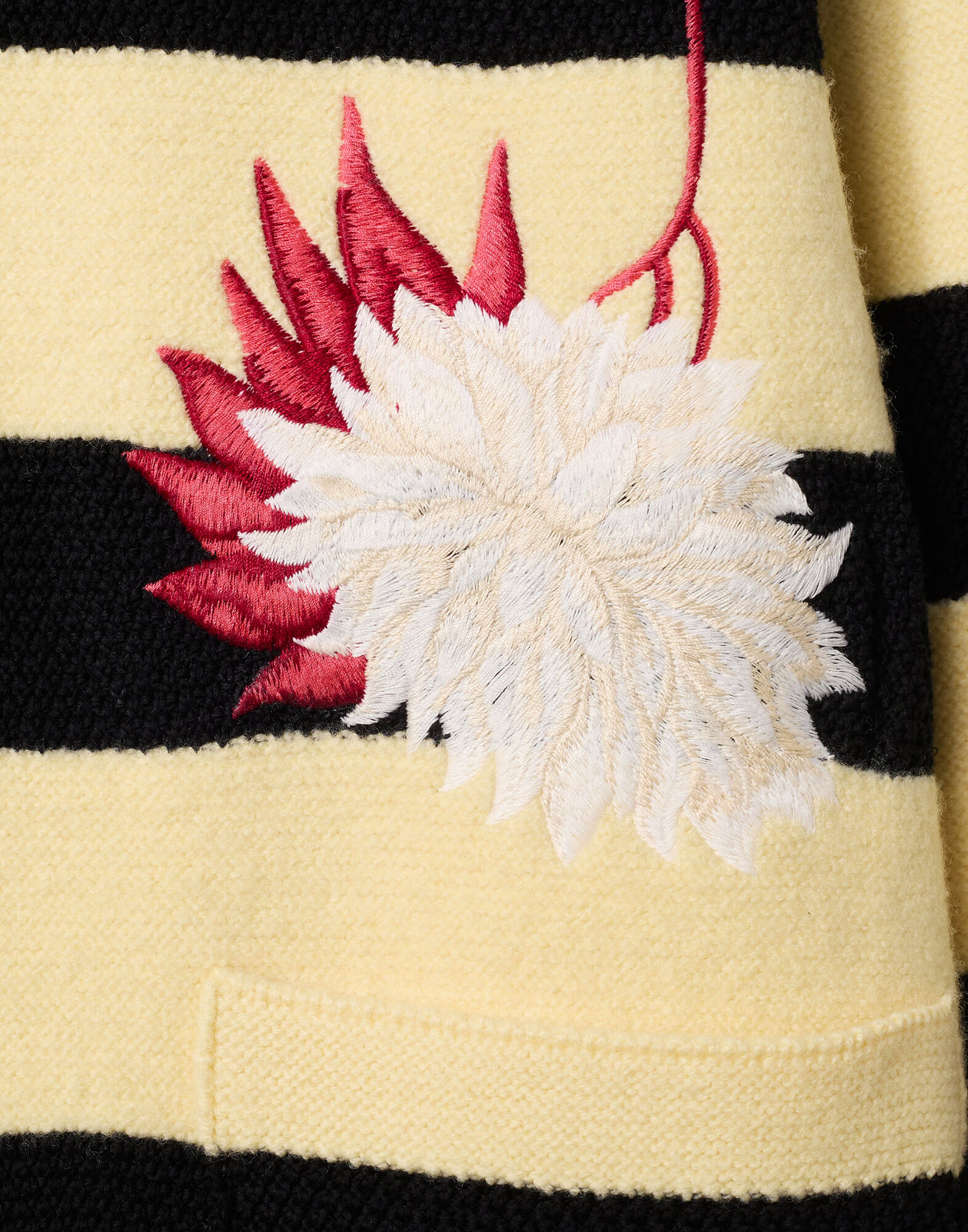 La DoubleJ Derby Cardigan Derby Black & Yellow PUL0242KNI146VA331BL04