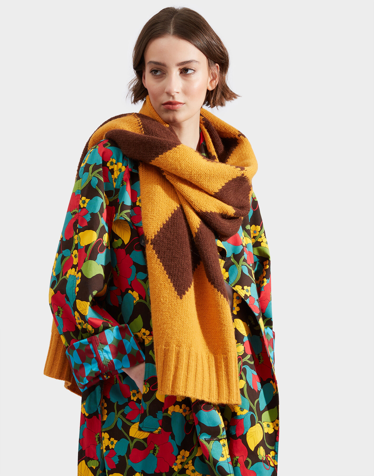 La DoubleJ Argyle Scarf Yellow / Brown SCA0029KNI064VAR0168