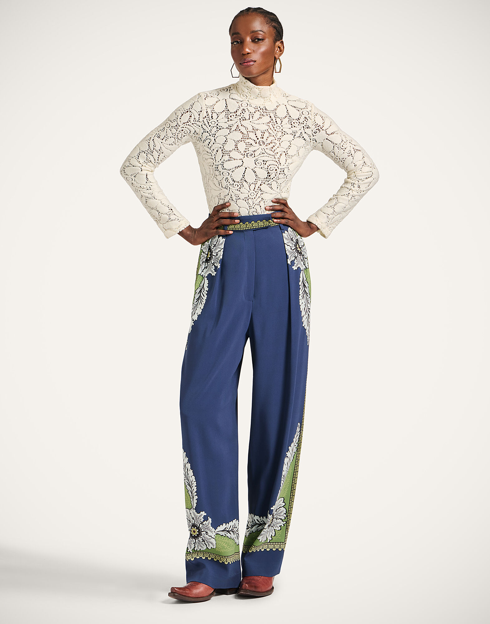 La DoubleJ Lacey Turtleneck Solid Off White TOP0171LAC003SOLIDWH05