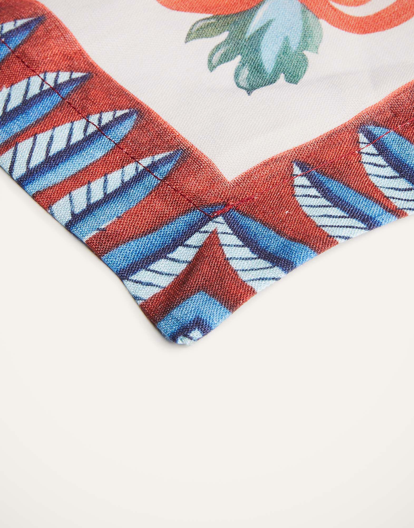 La DoubleJ Large Tablecloth White Turning Tulips TBC0003LIN001HLE0024