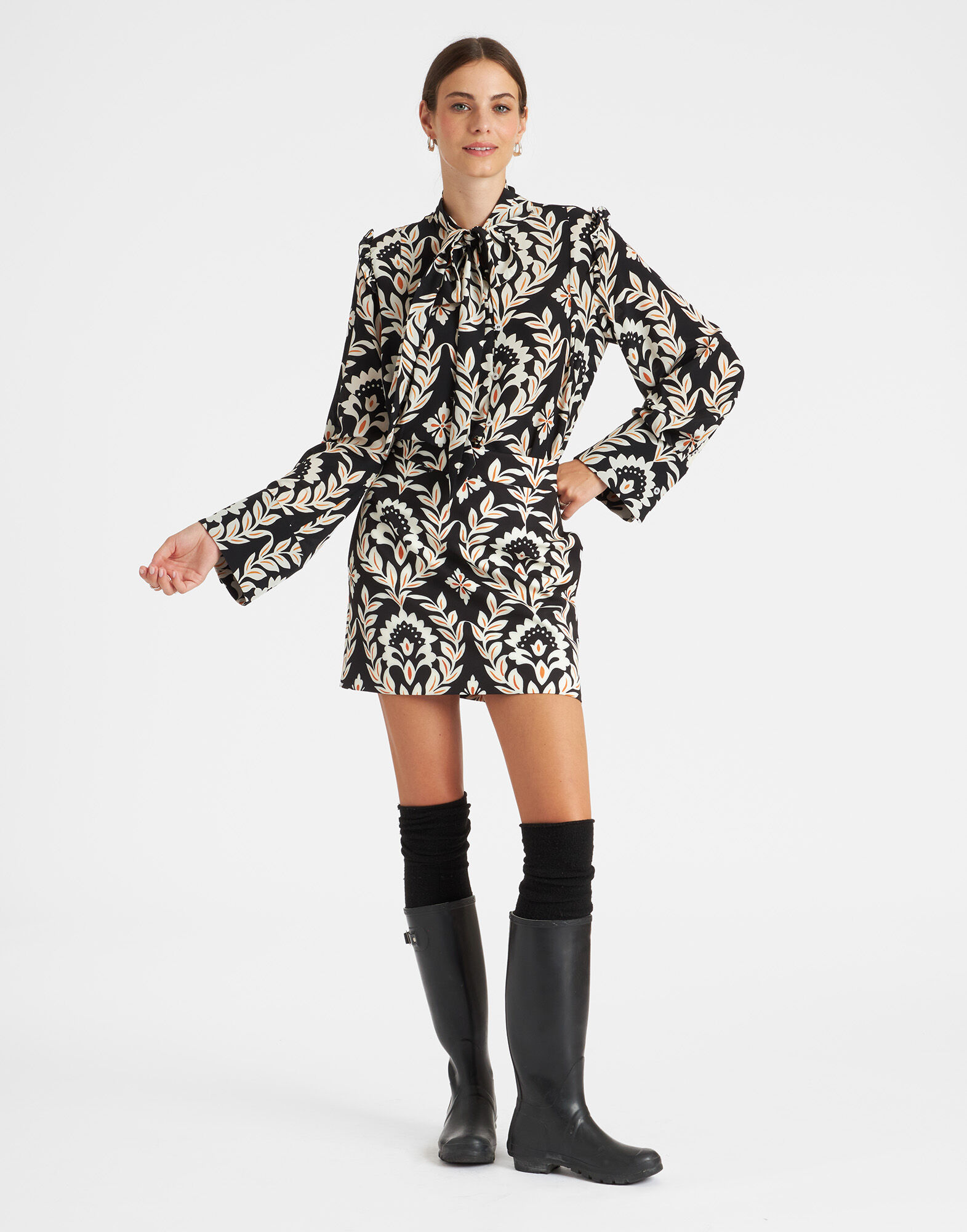 La DoubleJ Ascot Shirt Ghirlanda Black SHI0080CRE001GHI01BL01