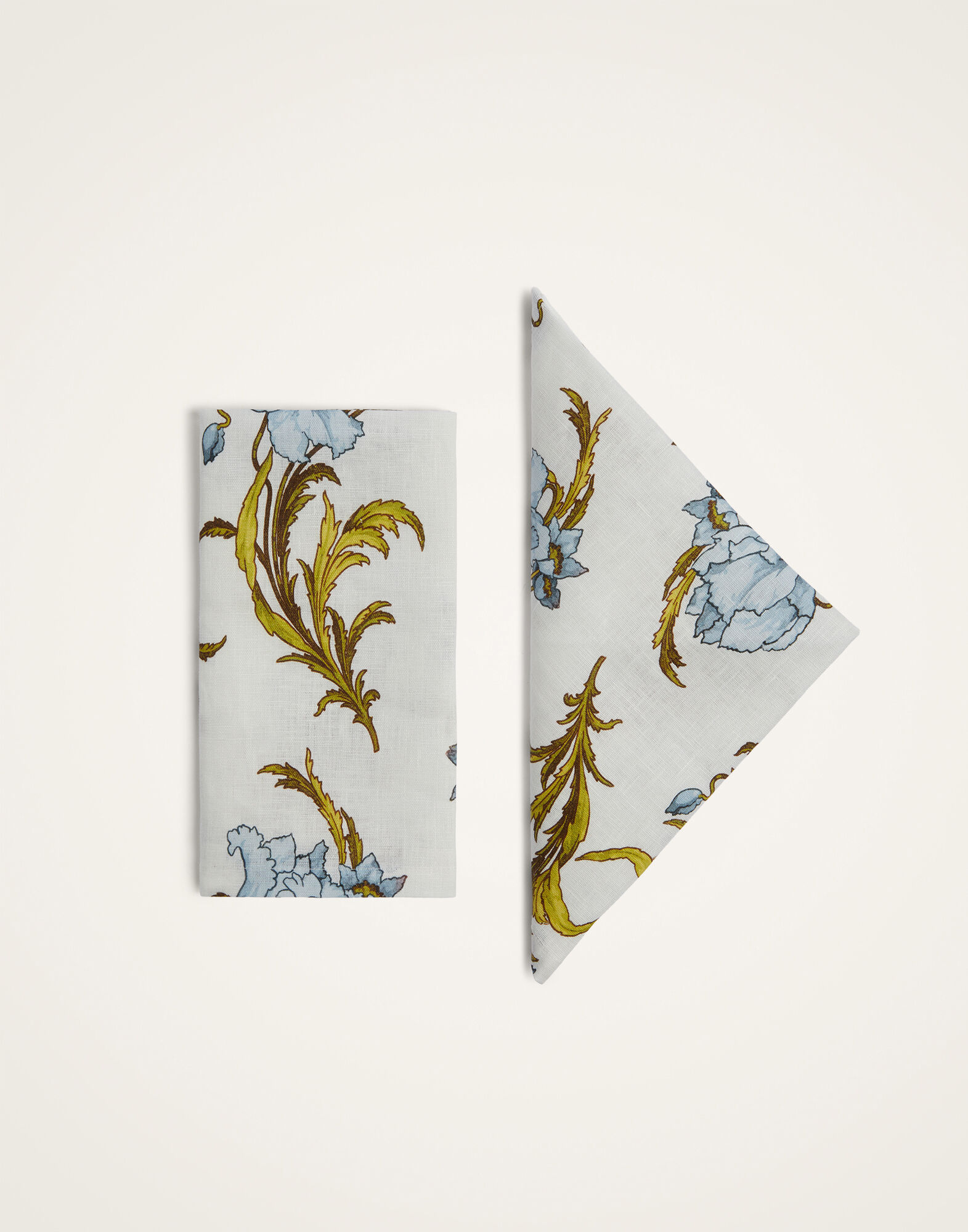 La DoubleJ Large Napkins Set Of 2 Nymph Bloom Light Blue NAP0017LIN008NYB01BU01