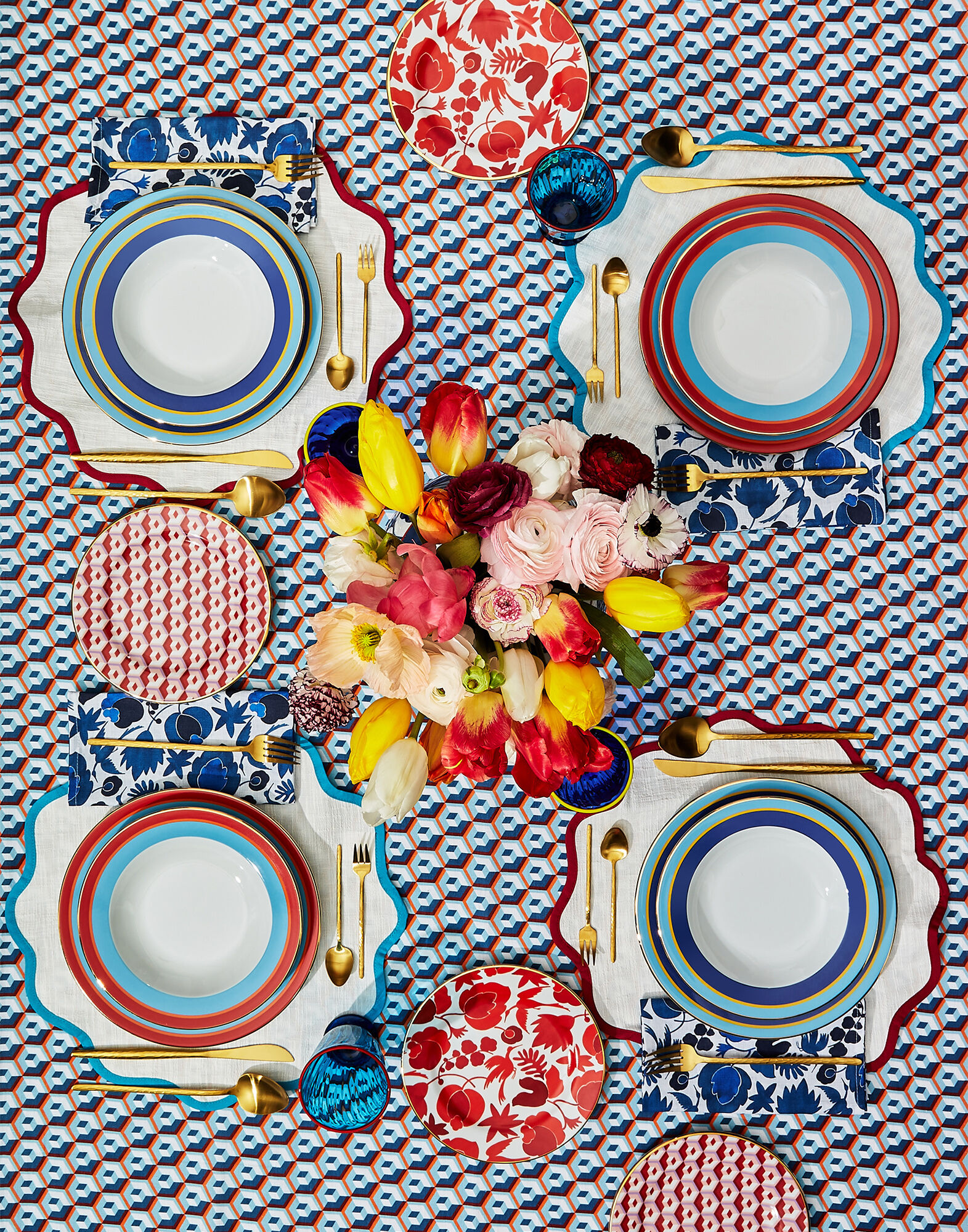 La DoubleJ Medium Tablecloth (180x280) Cubi Blu TBC0002LIN001CUB0004