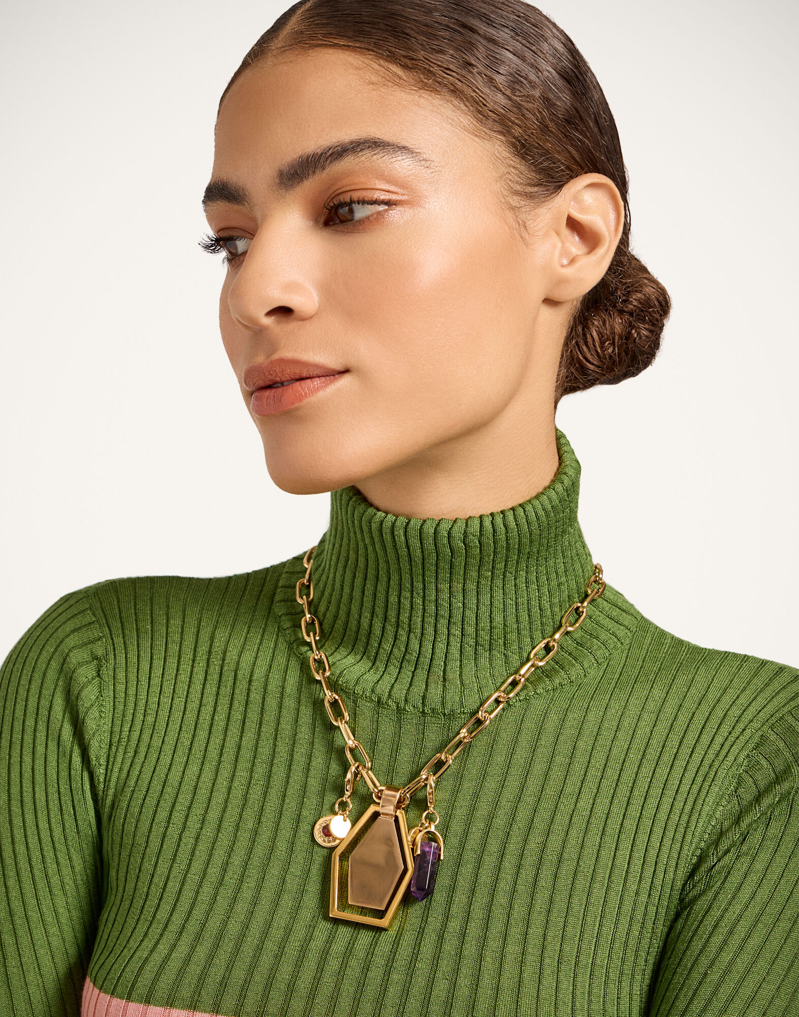 La DoubleJ Swinging Portal Necklace 24k Gold Plate NEC0022BRA003GOL09YE05