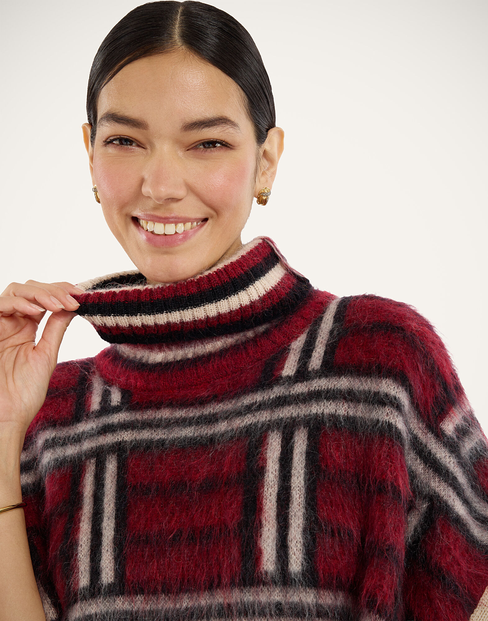 La DoubleJ Check Poncho Kells Check Burgundy, Black, and Ecru SCA0112KNI220VA518RE07