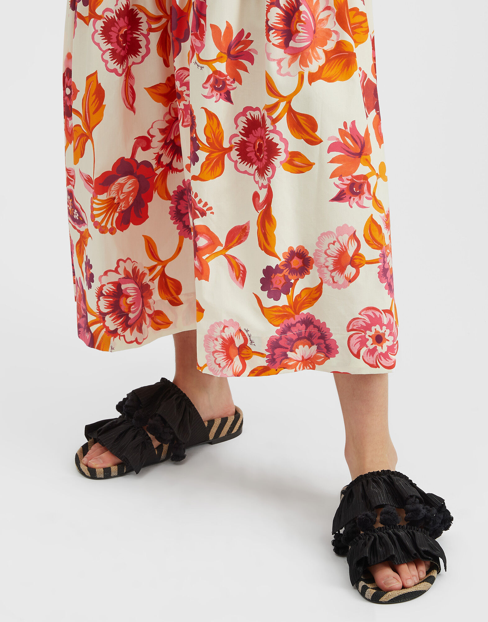 La DoubleJ Pimento Slide Solid Black SHO0104NAS004SOLIDBL01