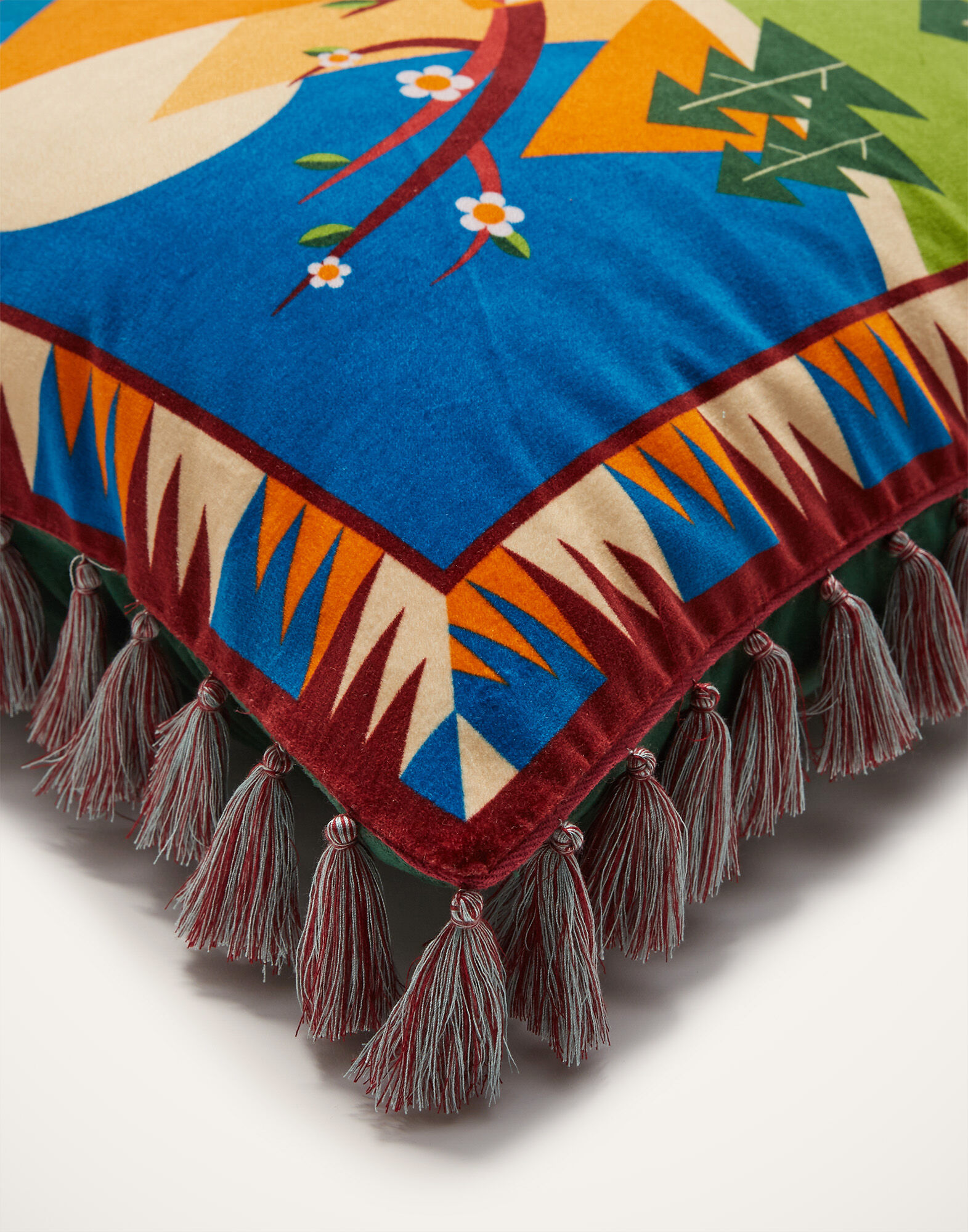 La DoubleJ Spirit Animal Cushion Deer CUS0002VEL001SPA0005