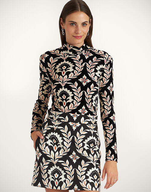 La DoubleJ Turtleneck Ghirlanda Black SHI0030VEL006GHI01BL01