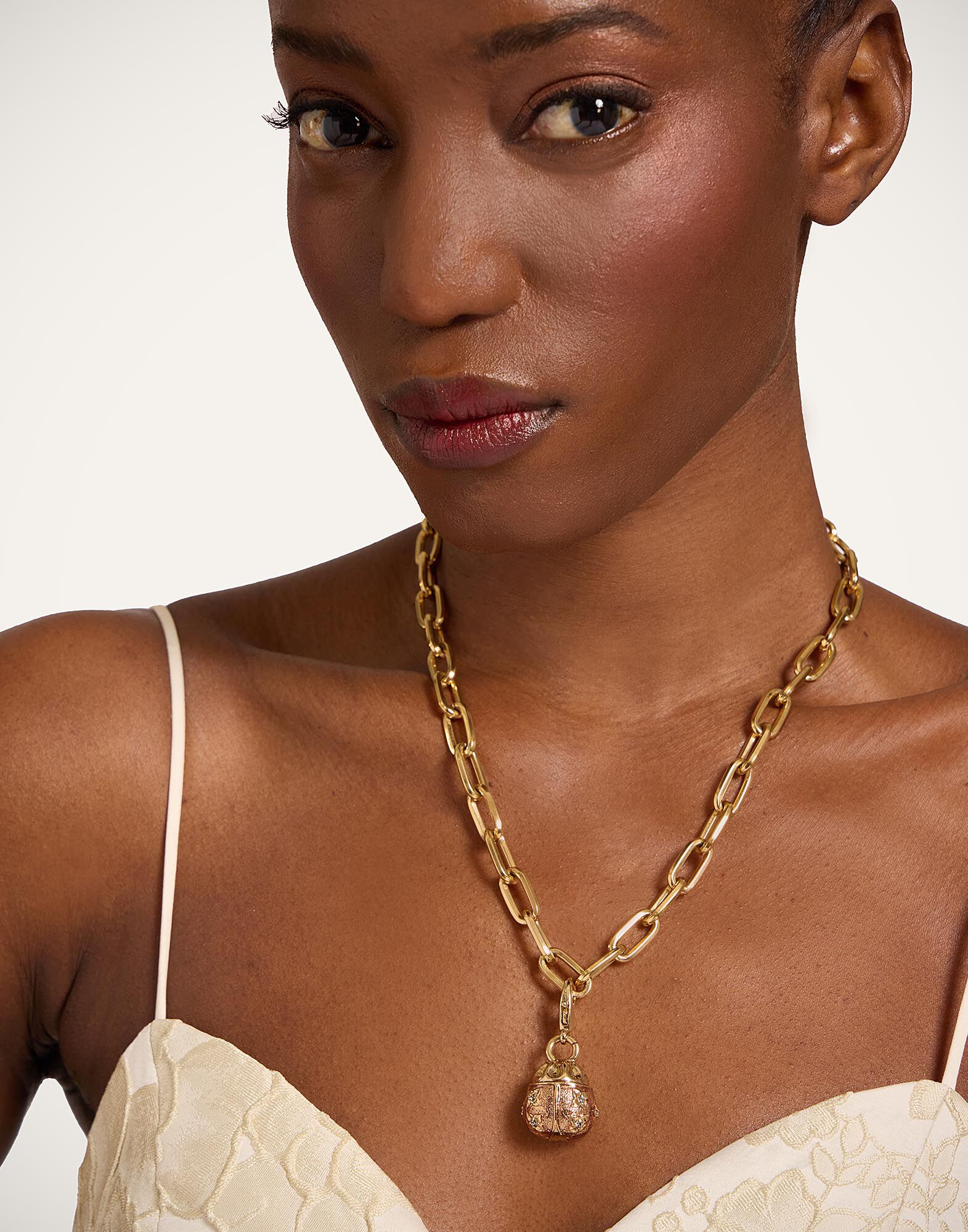 La DoubleJ Lady Scarab Charm 24K Gold Plate & Rhinestone CHM0022MET002SOLIDPI01