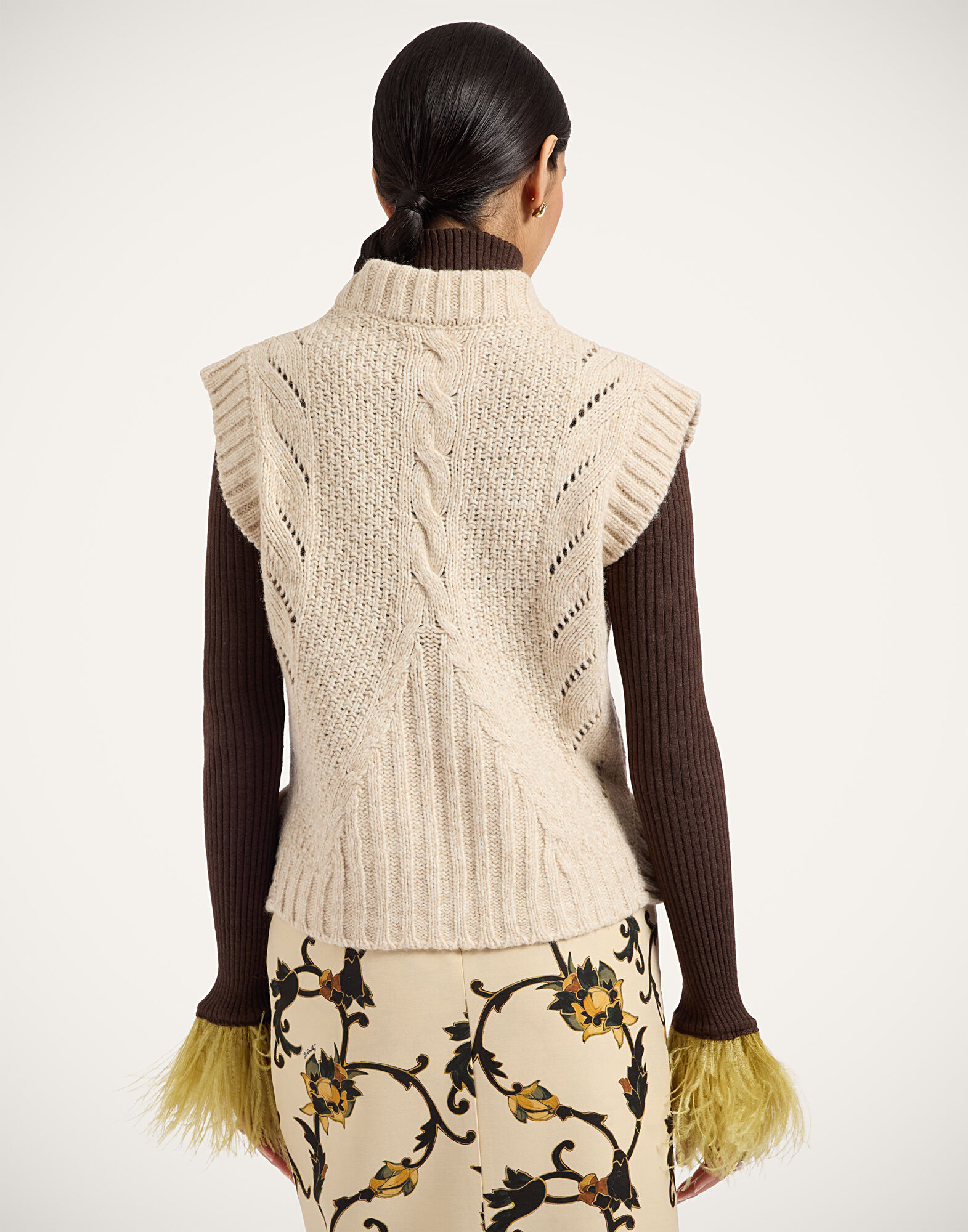 La DoubleJ Cameo Vest Solid Ecru PUL0405KNI215SOLIDBR05