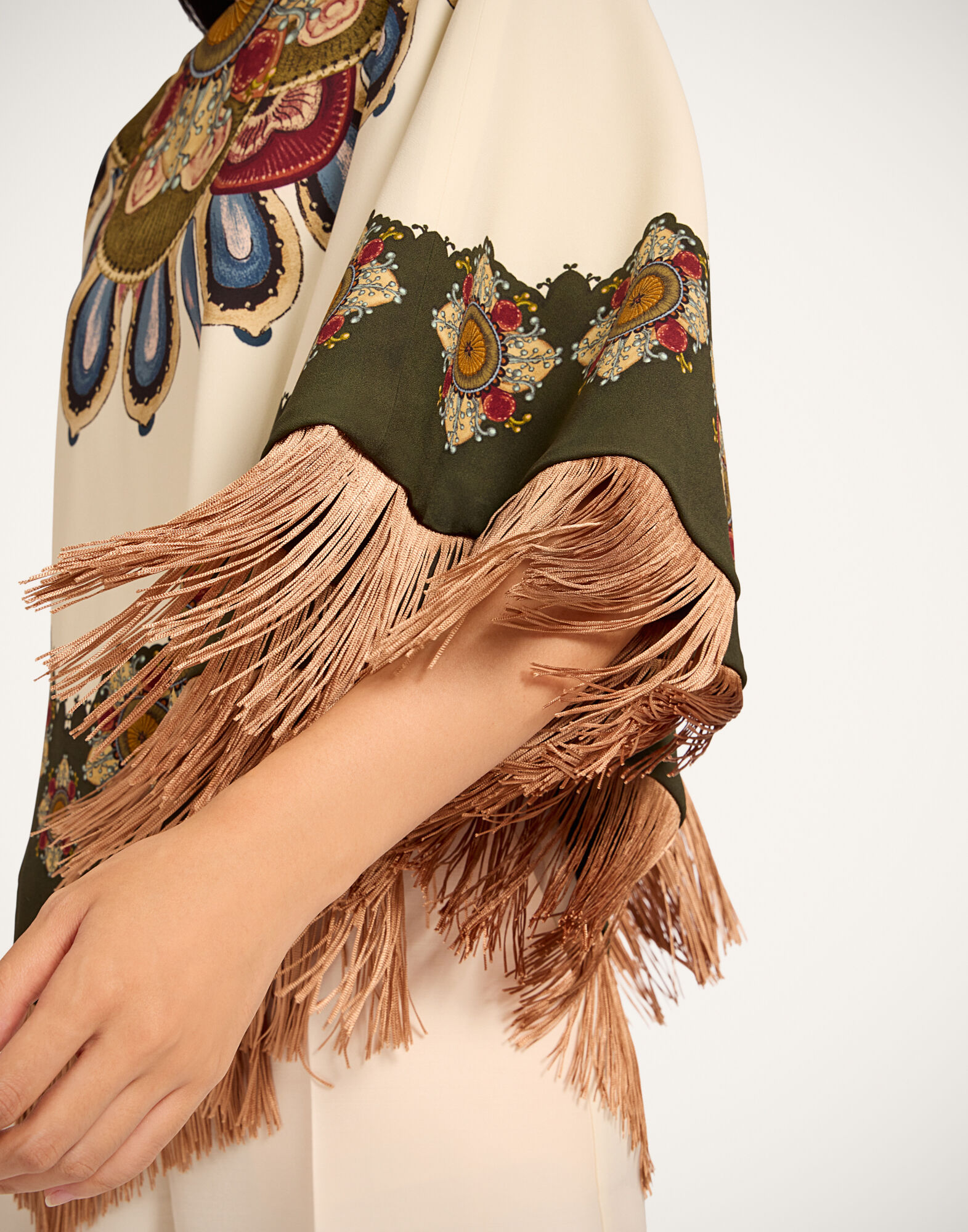 La DoubleJ Reversible Mini Poncho Nucleus Plac&eacute;e Off White SCA0077VIS011NUC06WH05