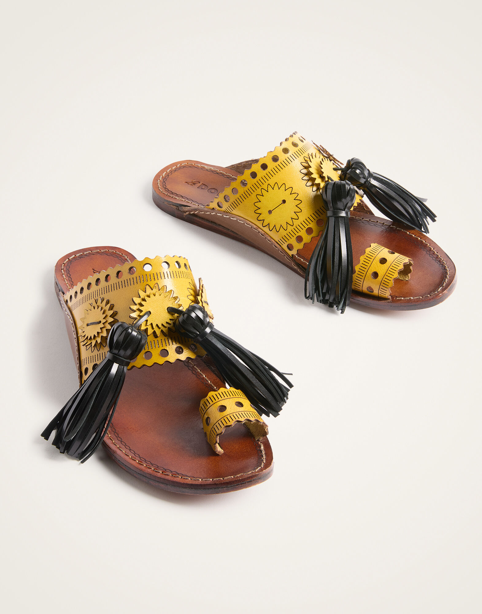 La DoubleJ Sandy Slides Solid Yellow SHO0110LEA014SOLIDYE02