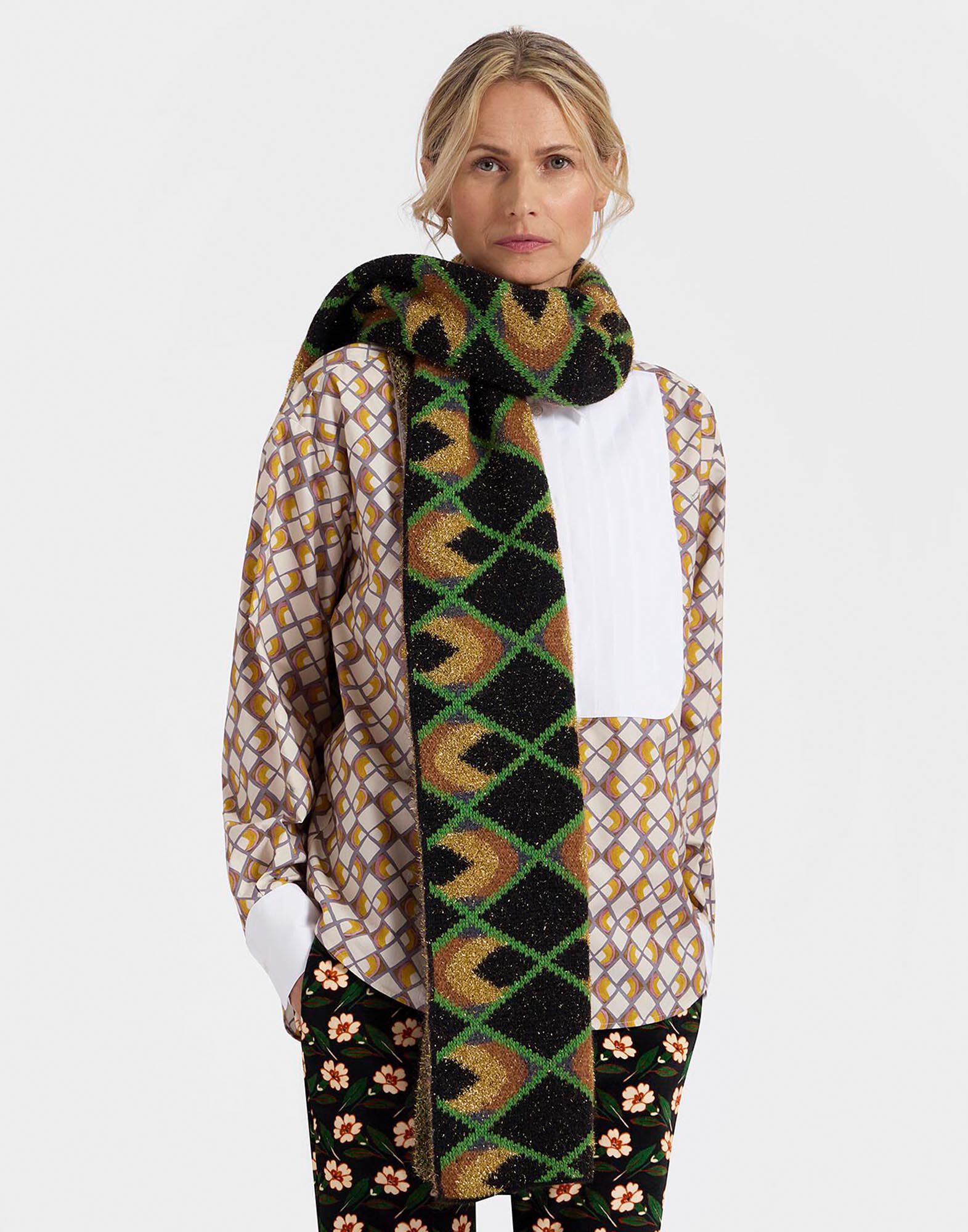 La DoubleJ Half-Light Scarf Half-Light Black SCA0062KNI132VA305BL01