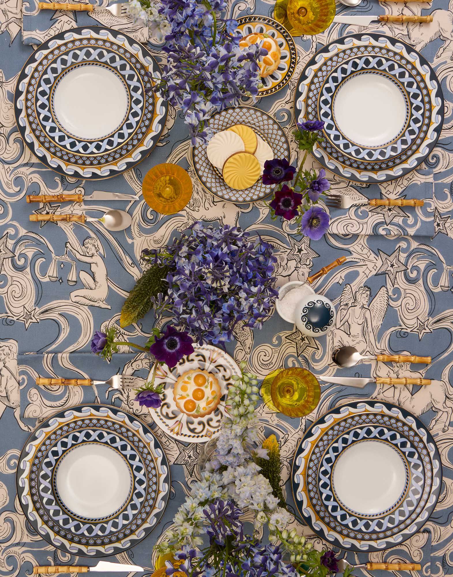 La DoubleJ Large Tablecloth Cosmos Light Blue TBC0018LIN008COS02BU01