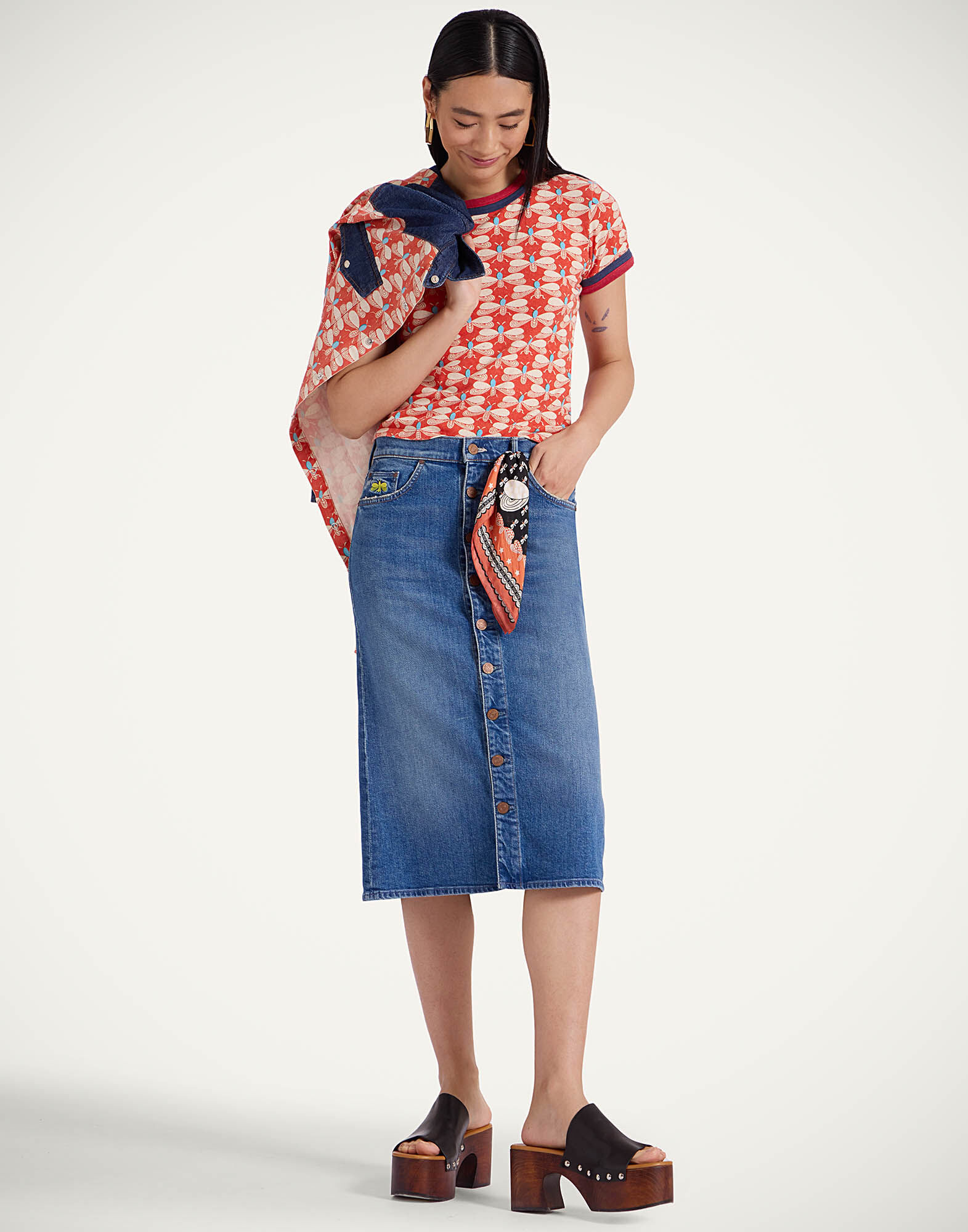 La DoubleJ The Button Front Vagabond Midi Skirt Family Affairs Blue SKI0153DEN011FAM01BU03