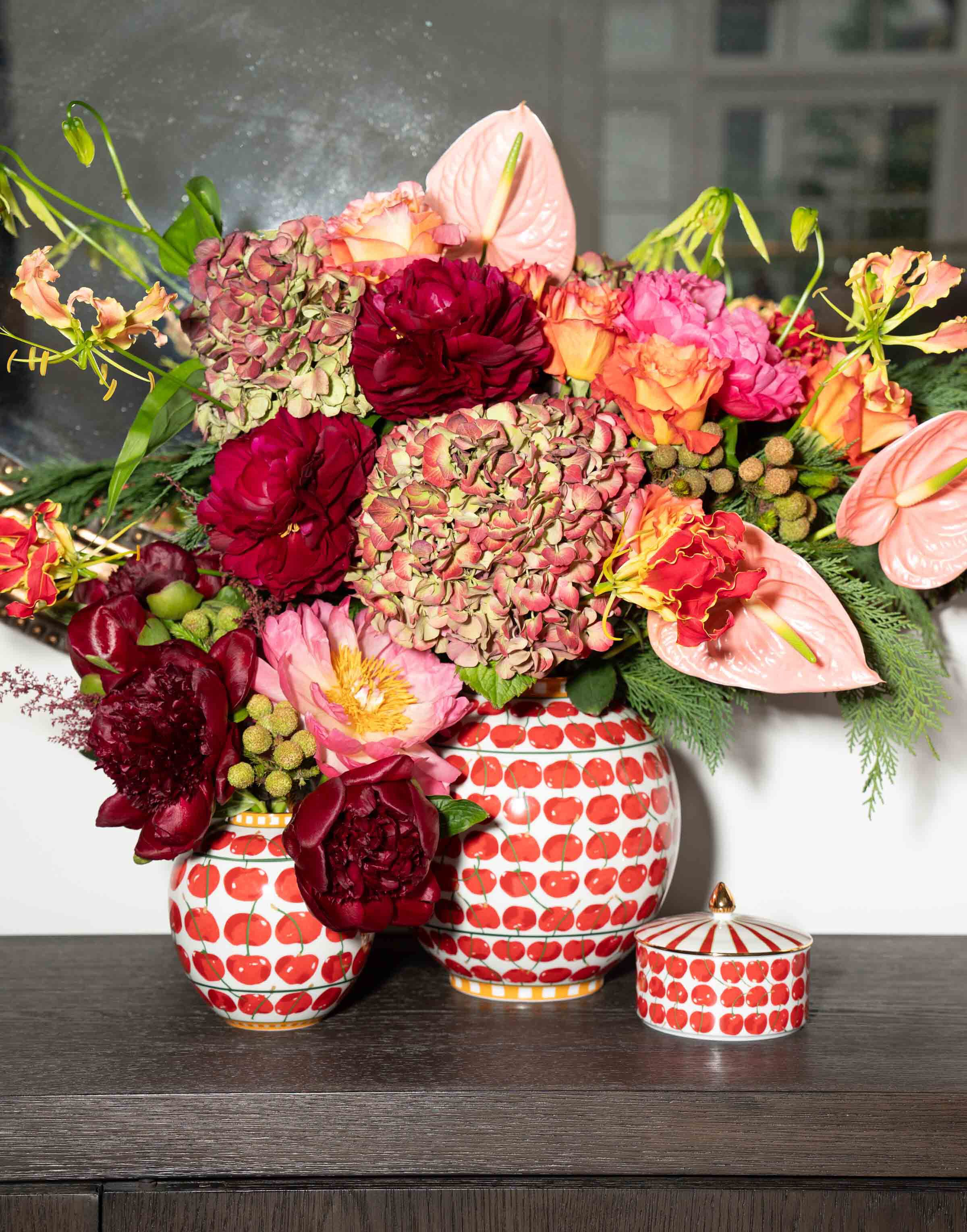 La DoubleJ Small Bubble Vase Cherries Ivory VAS0022CER001CHY05WH04