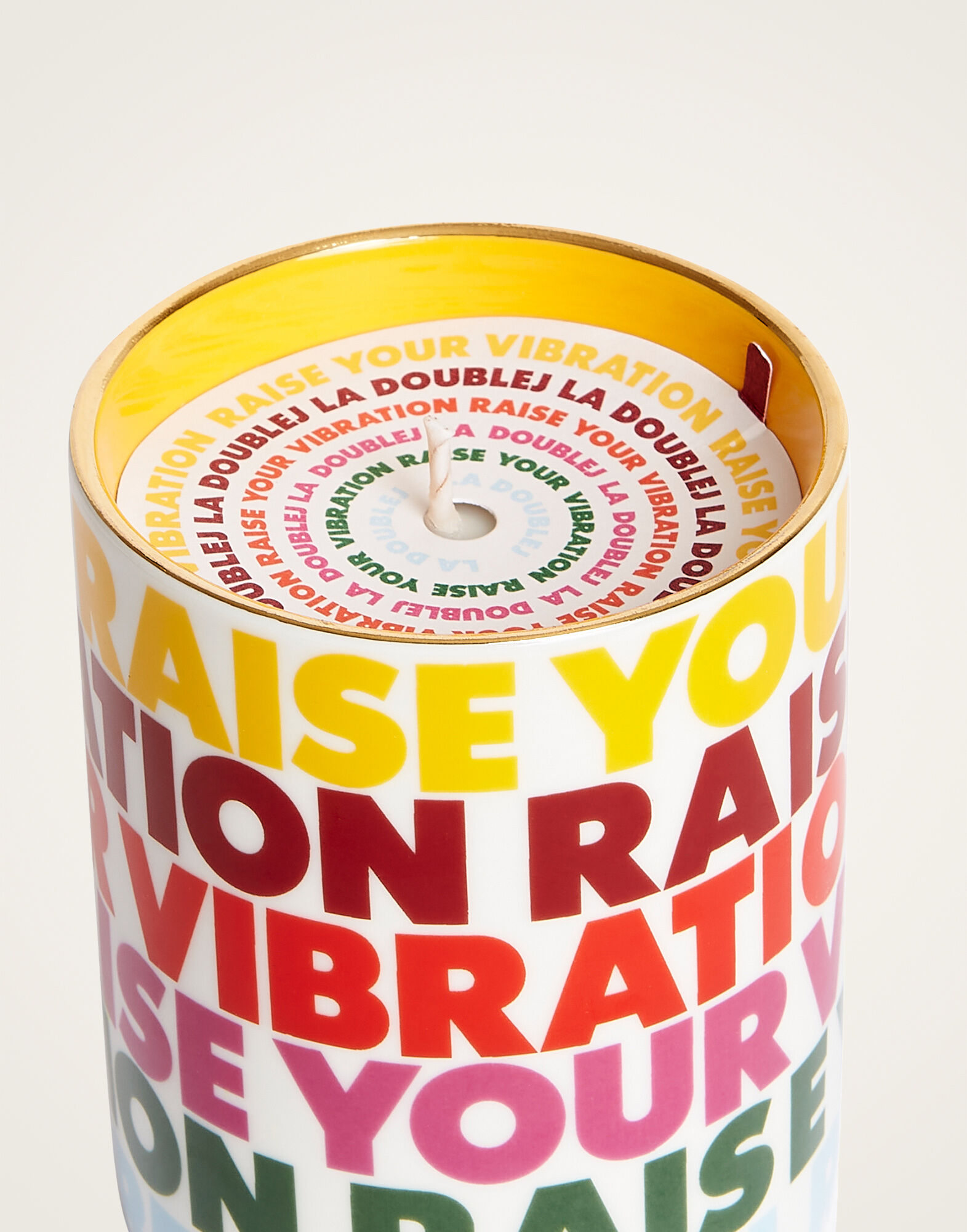 La DoubleJ Candle Raise Your Vibration CAN0008CER002RYV01MU01