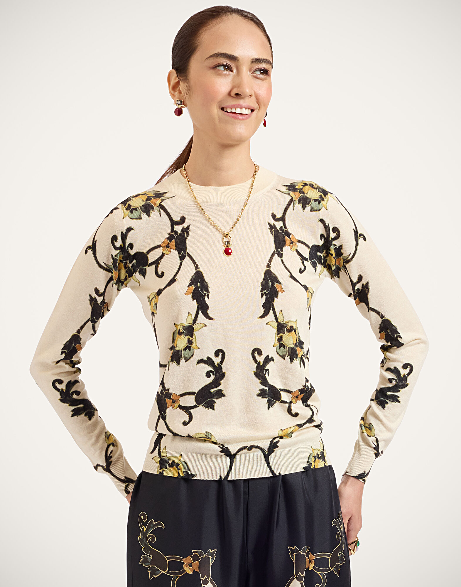 La DoubleJ Silky Crew Neck Buttercup Plac&eacute;e White PUL0305KNI172VA511WH01