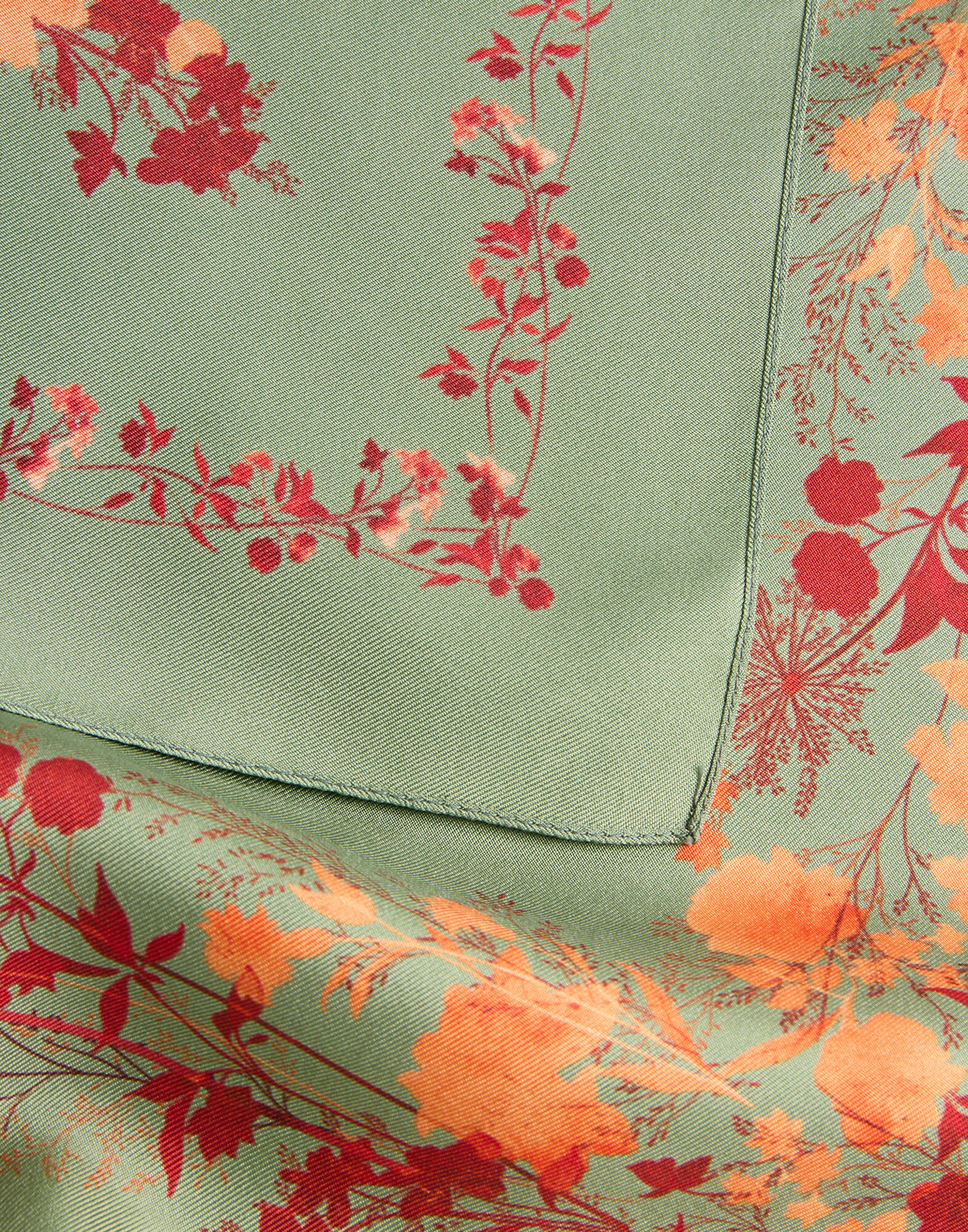 La DoubleJ Foulard 45 Woodland Plac&eacute;e Camouflage SCA0065SIL001WOD01GR08